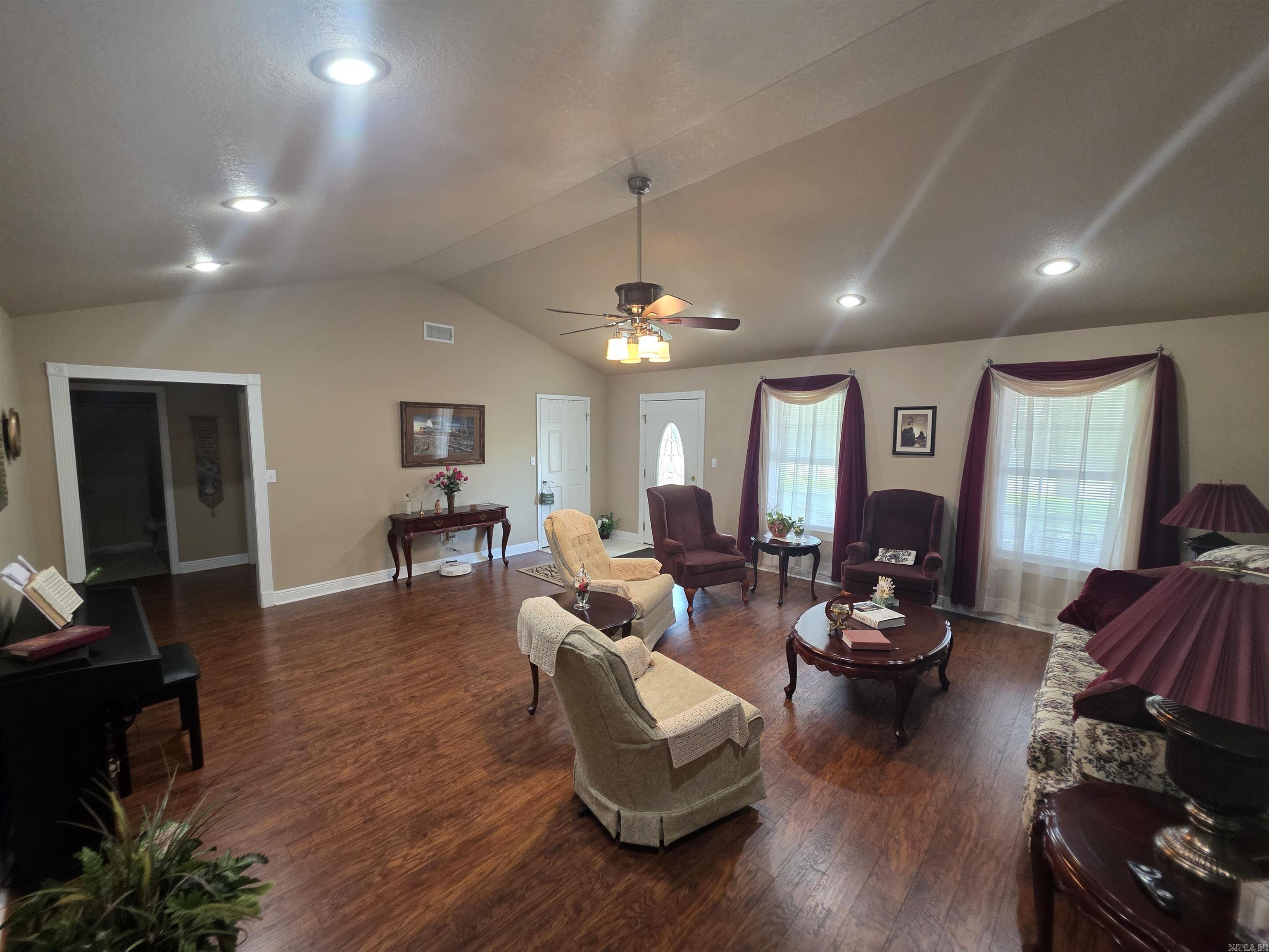 CARRIAGE HILL - Residential