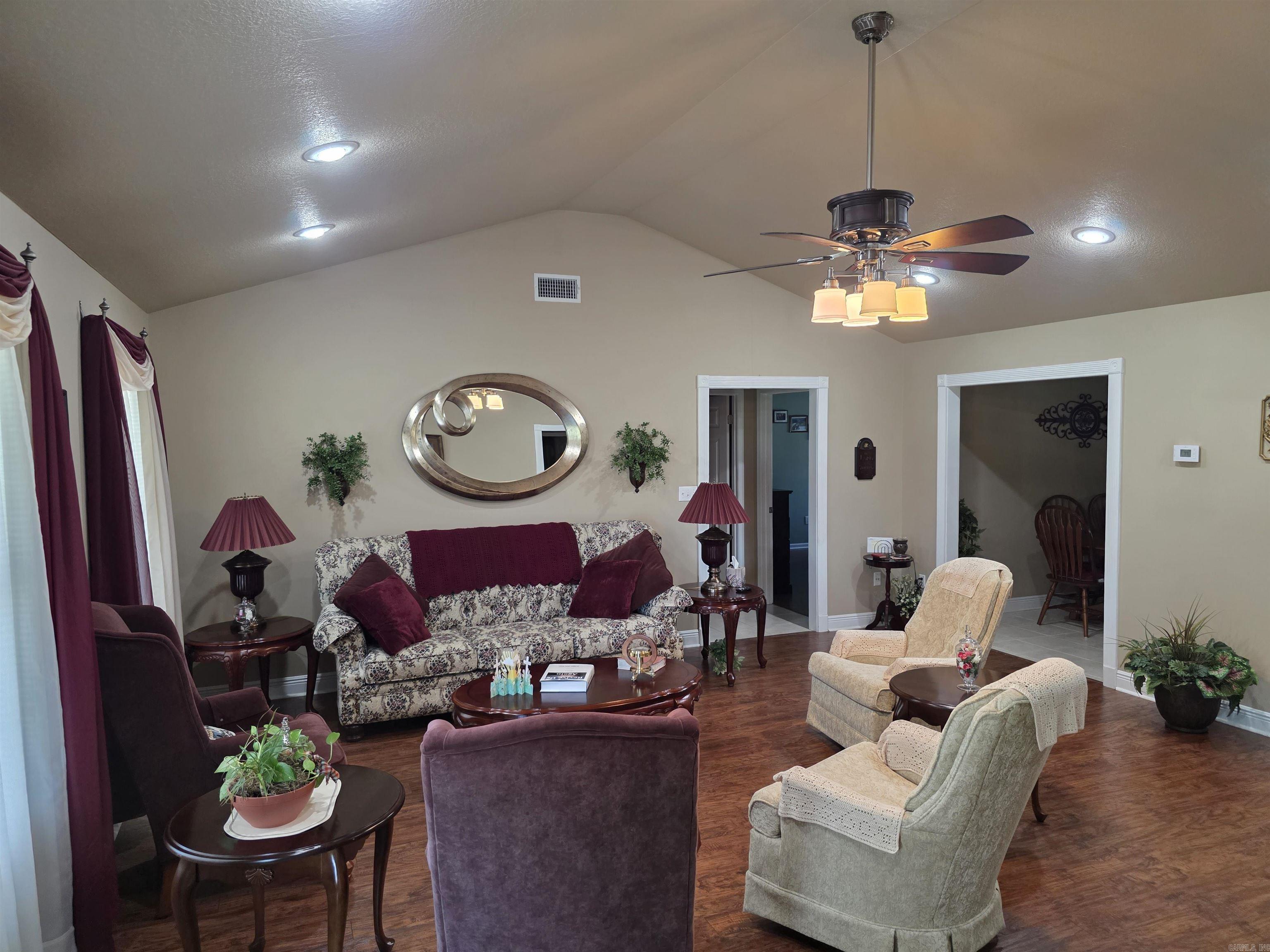 CARRIAGE HILL - Residential