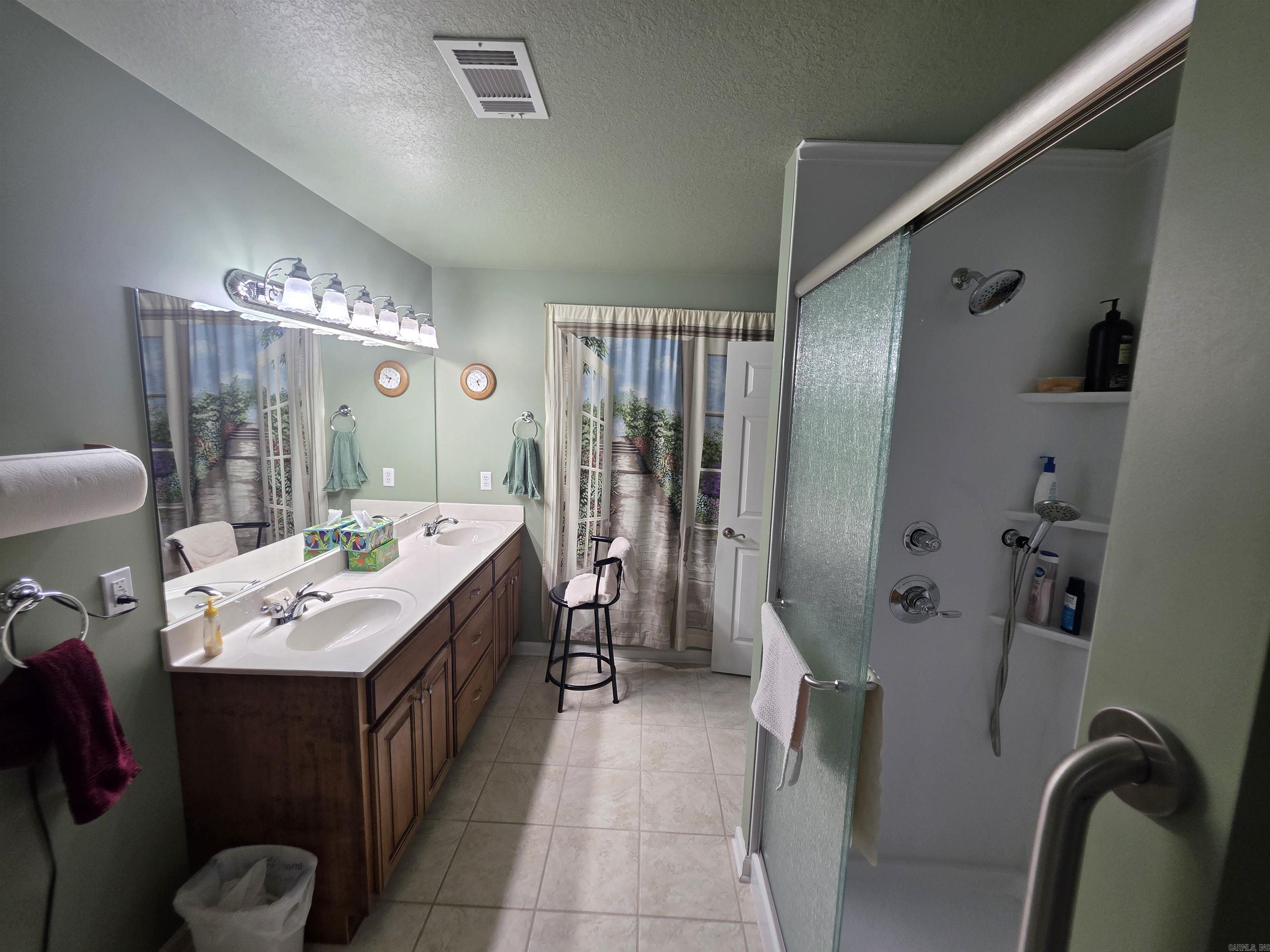 CARRIAGE HILL - Residential