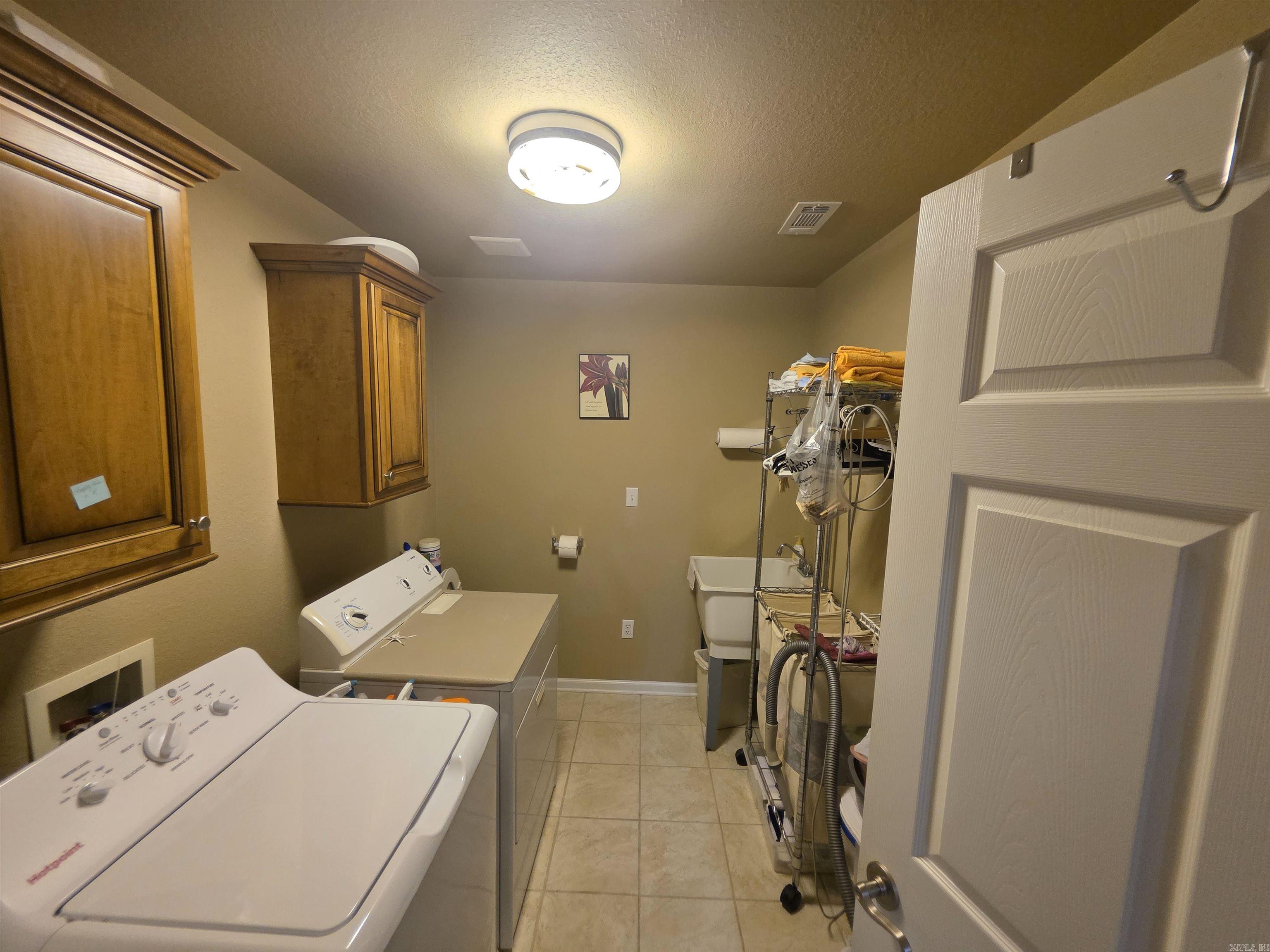 CARRIAGE HILL - Residential