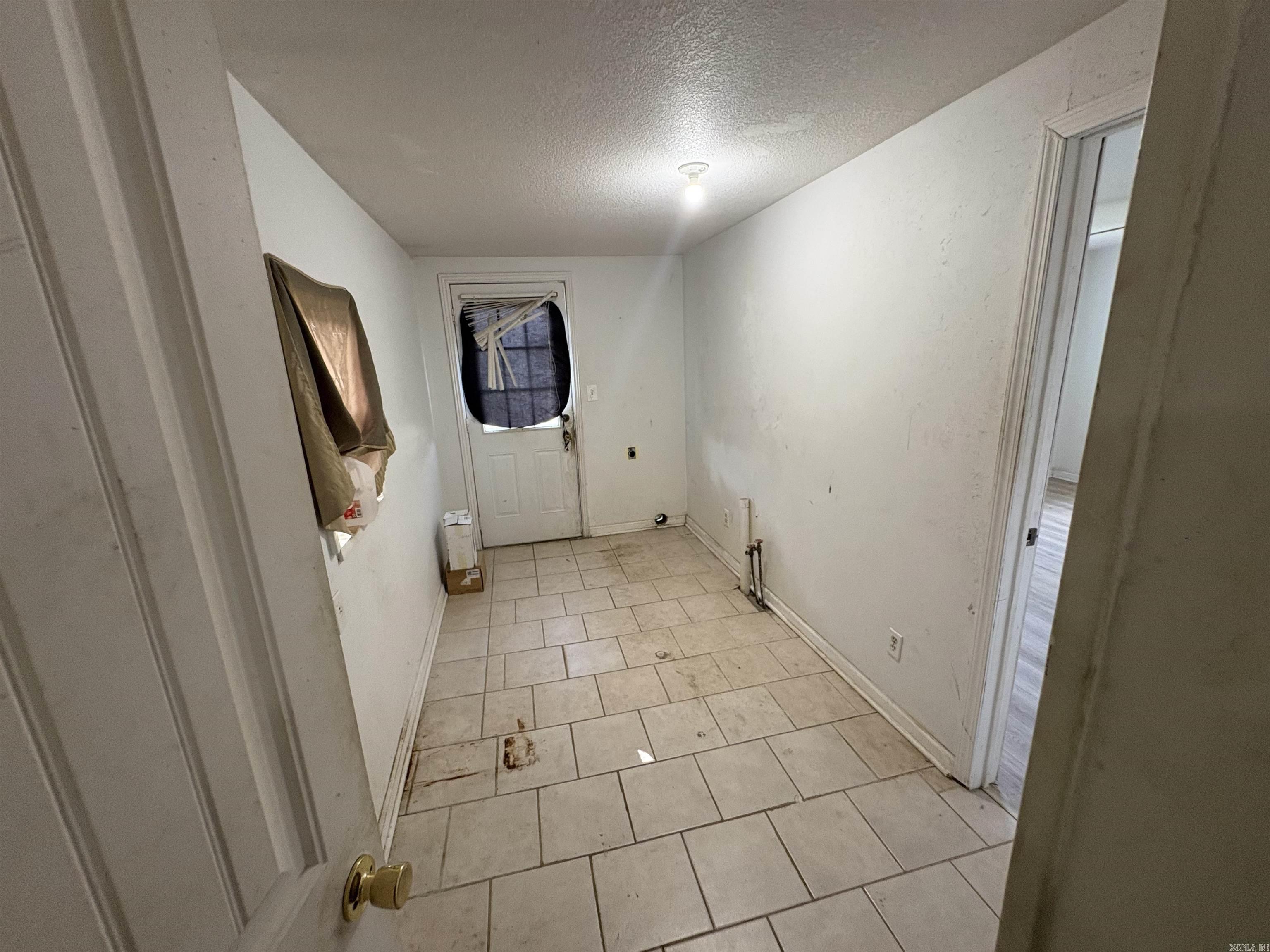 TEMPLES 3RD - Residential