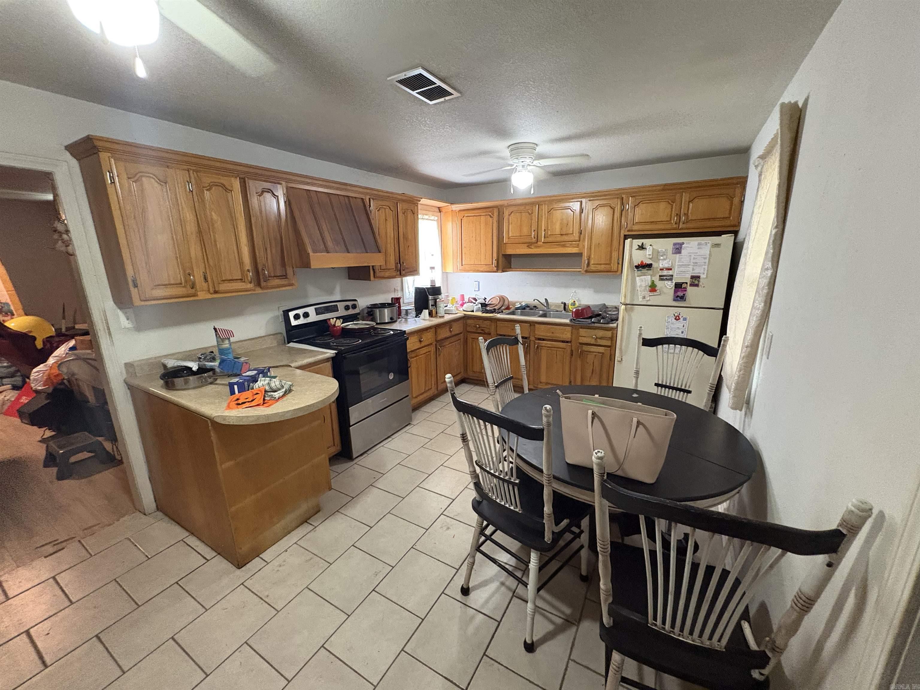 TEMPLES 3RD - Residential