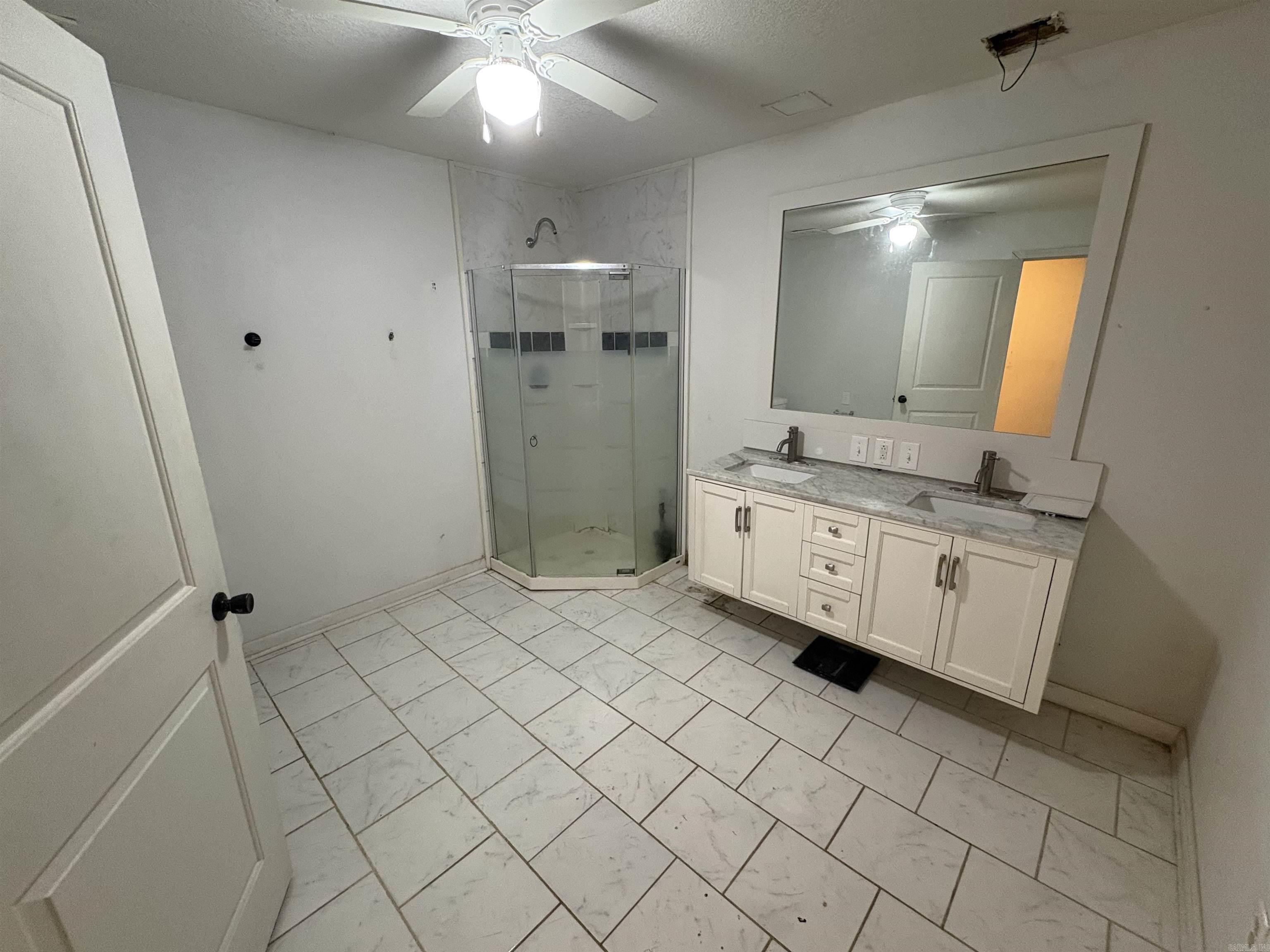 TEMPLES 3RD - Residential