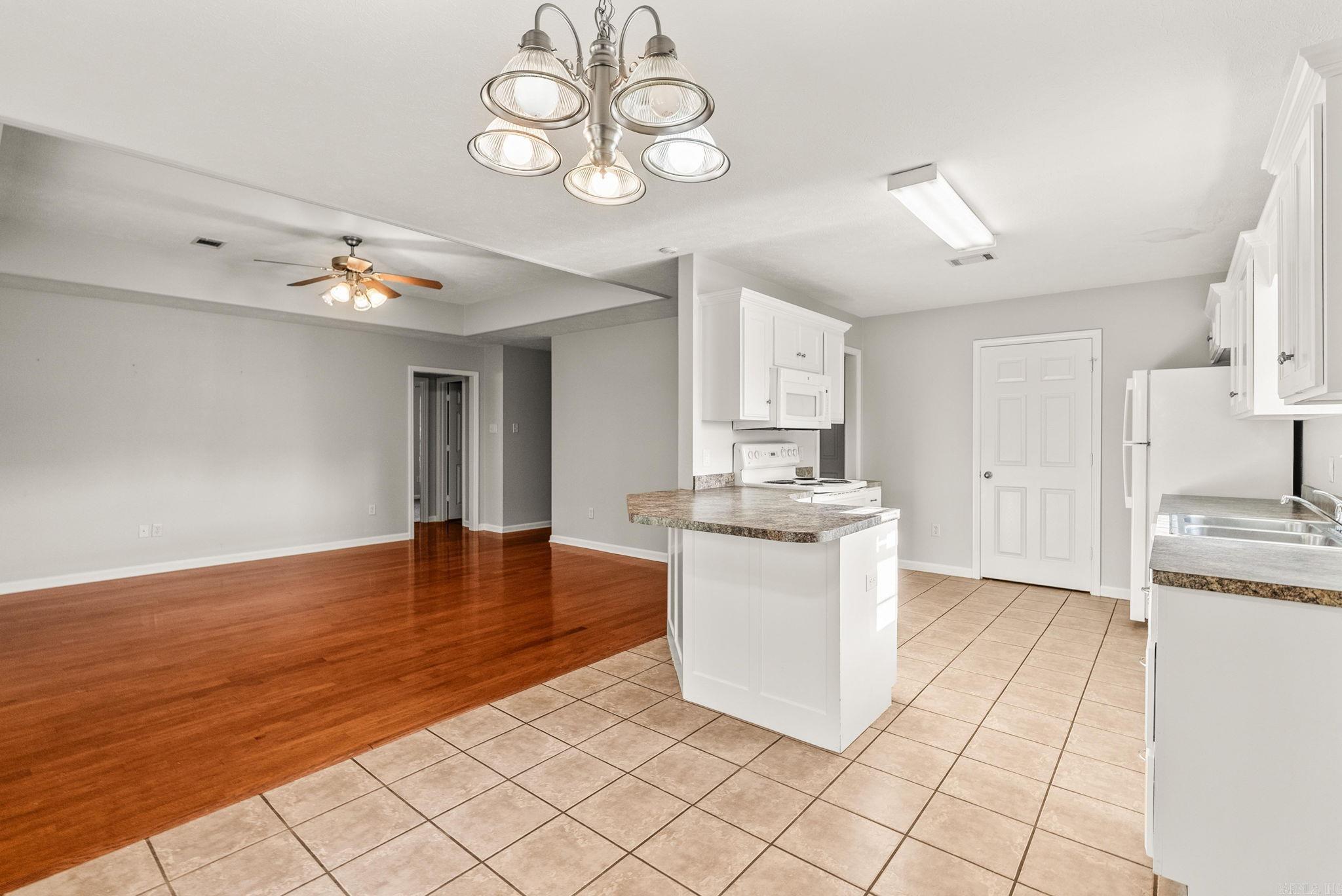 BROWNSTONE - Residential