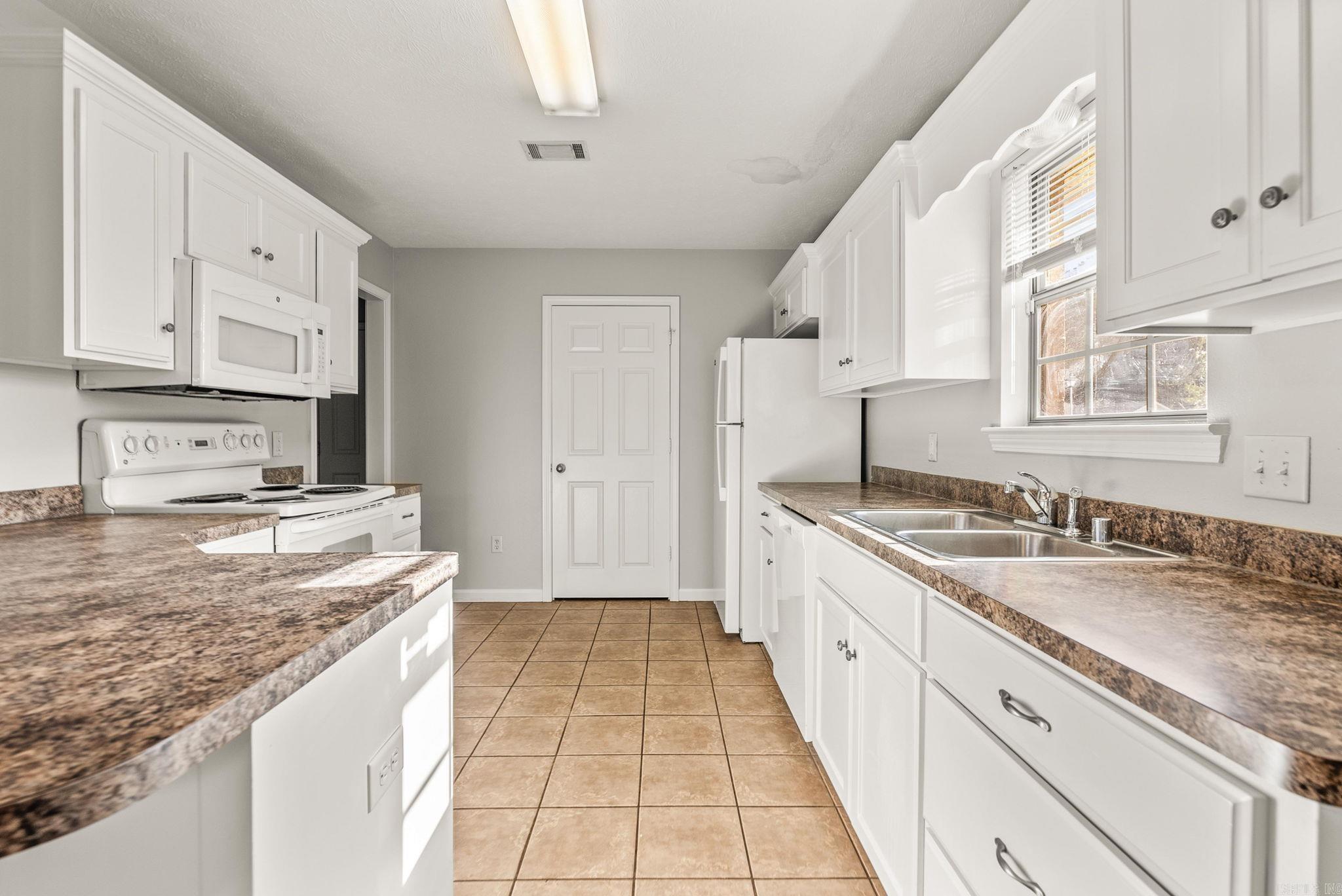 BROWNSTONE - Residential
