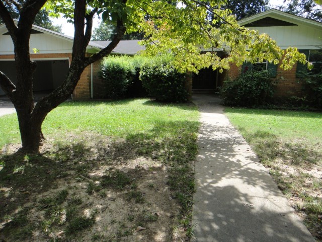 Established Subdivision. Spacious Den and separate Living Rm. Property is sold in as-is condition and no repairs or concessions will be approved.  Please note that the Seller does not pay for Owner’s Policy, transfer fees, and recording fees. SEE AGENT REMARKS ON HOW AND WHERE TO SUBMIT OFFERS.