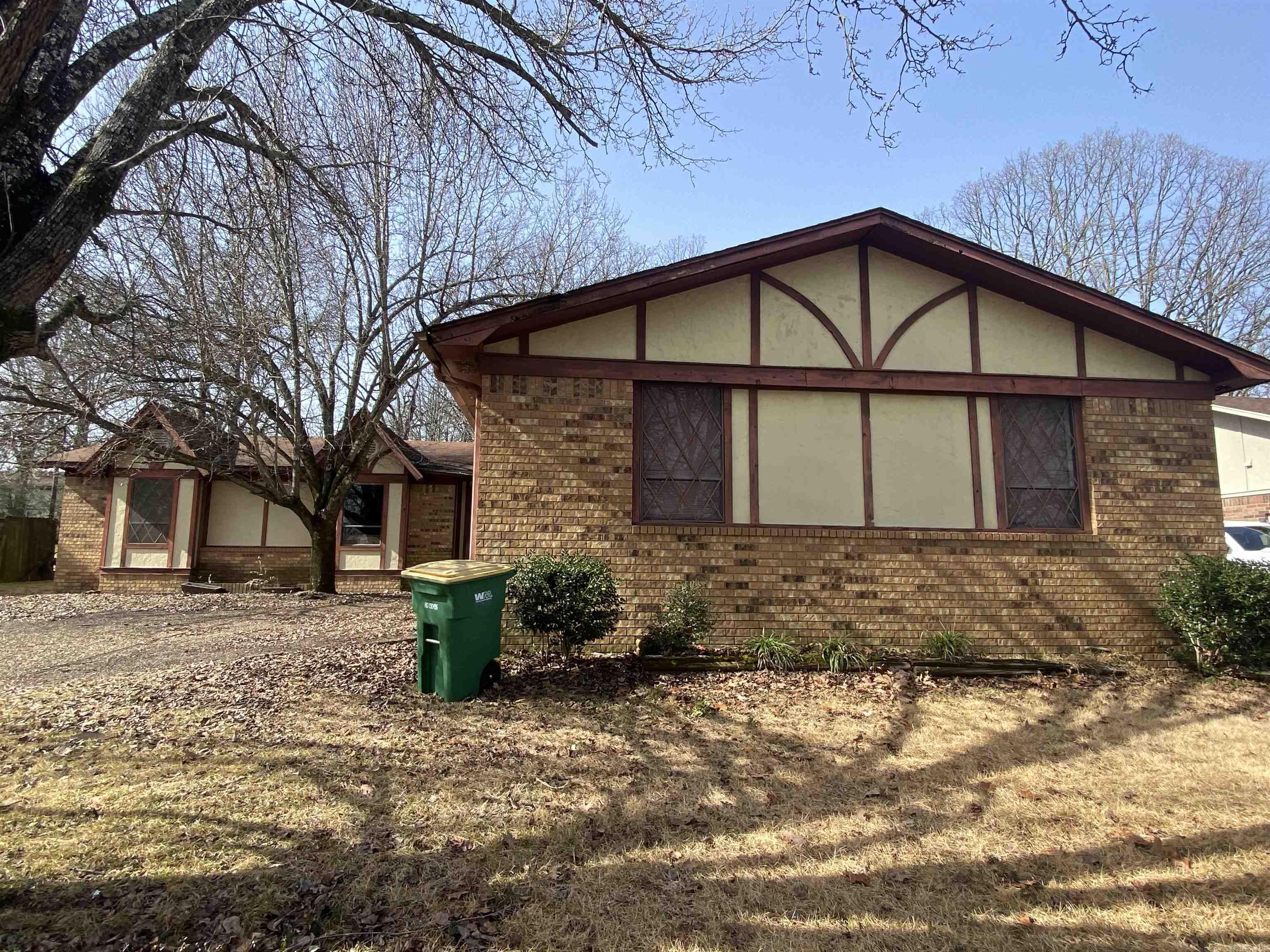 EAST MEADOW - Residential
