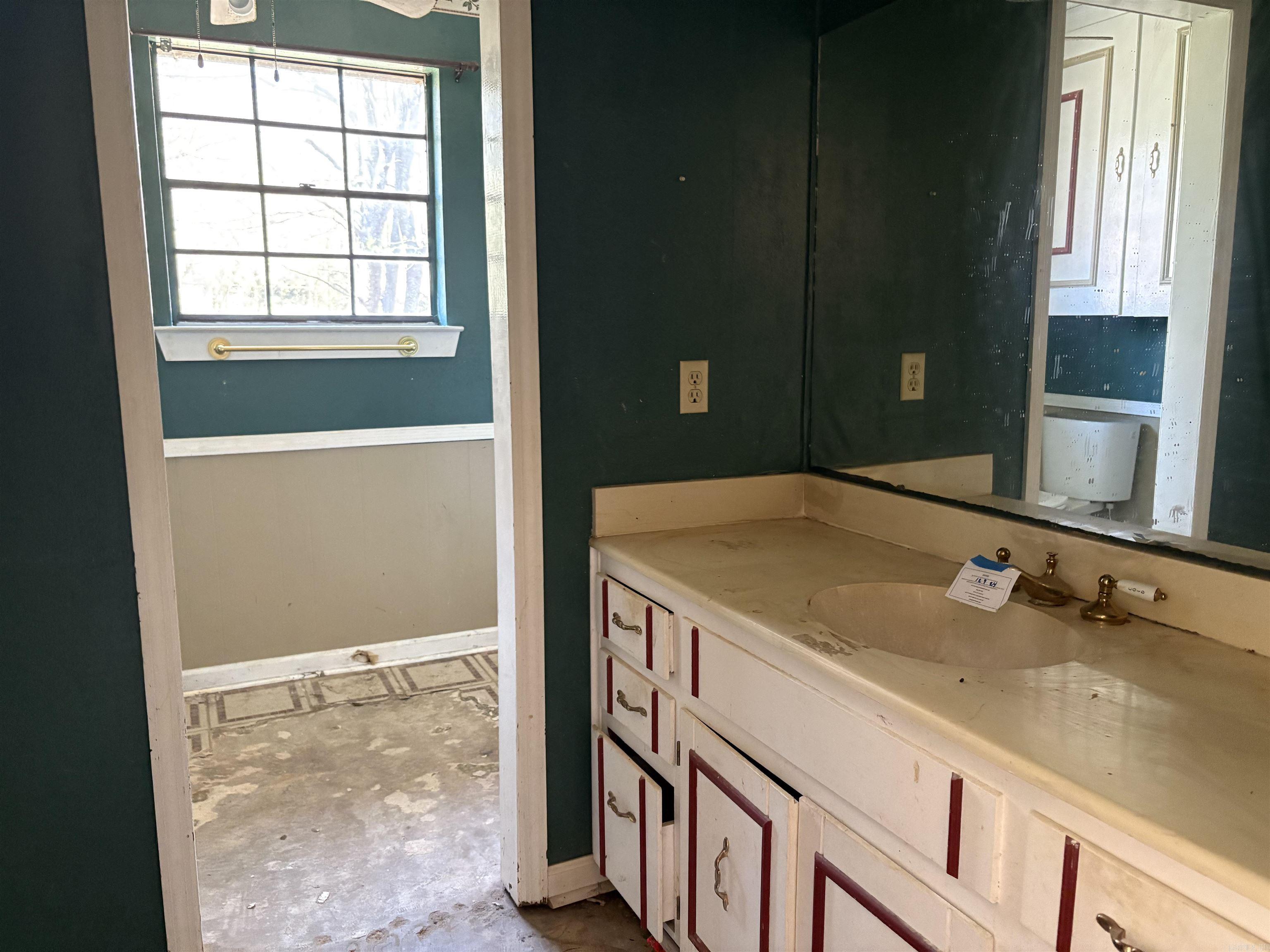 EAST MEADOW - Residential