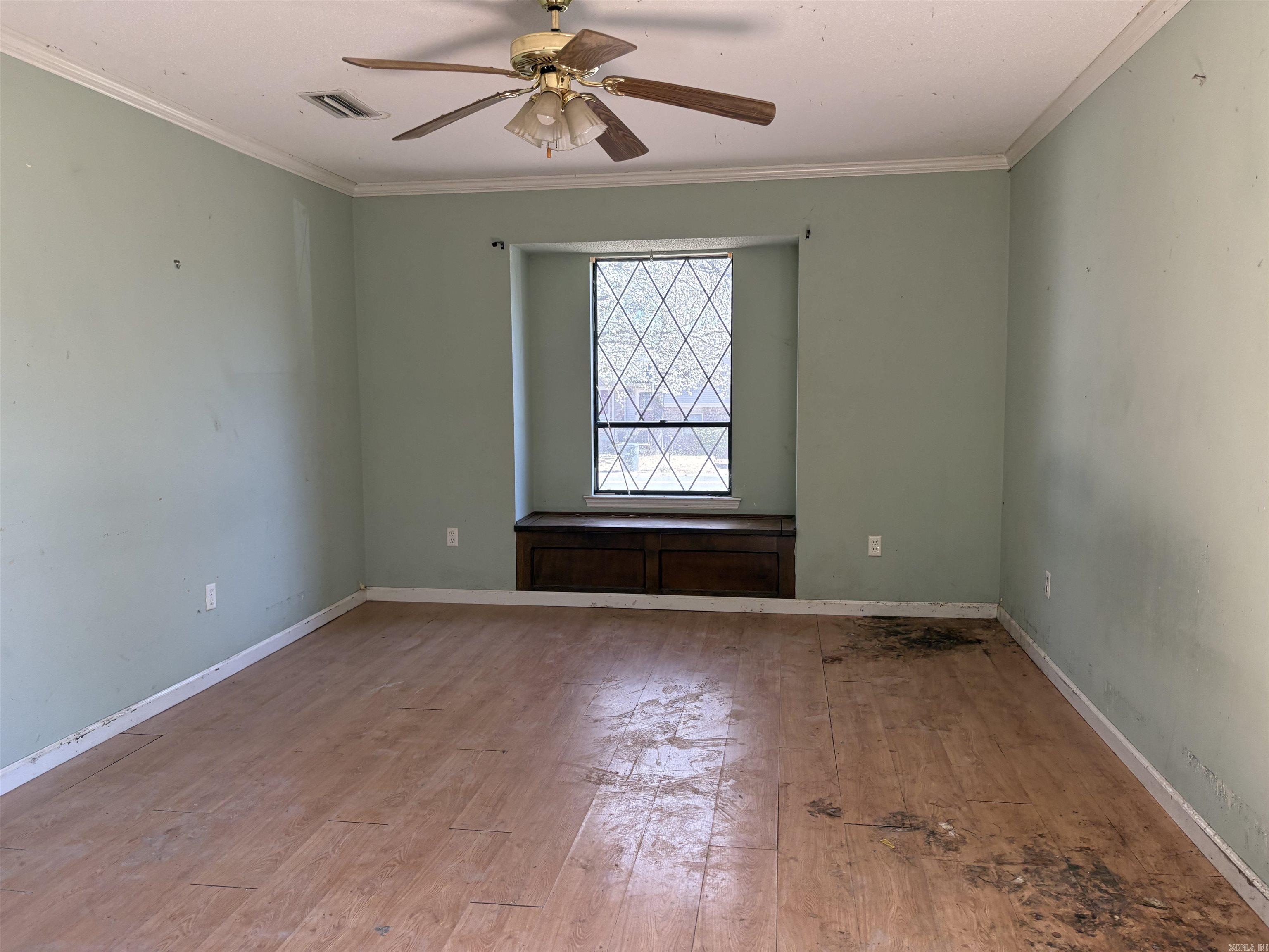 EAST MEADOW - Residential