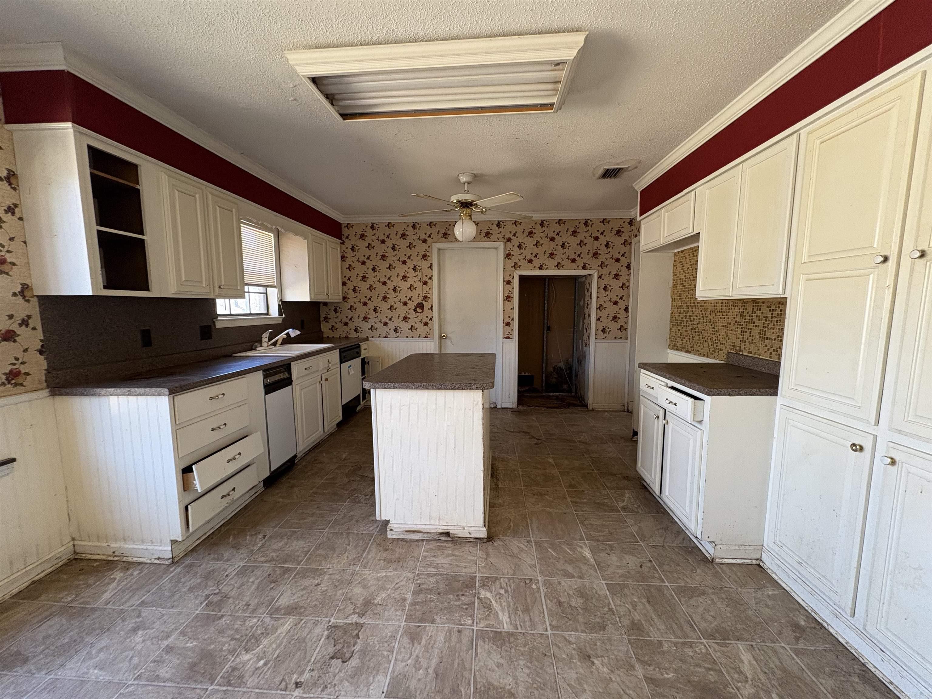 EAST MEADOW - Residential