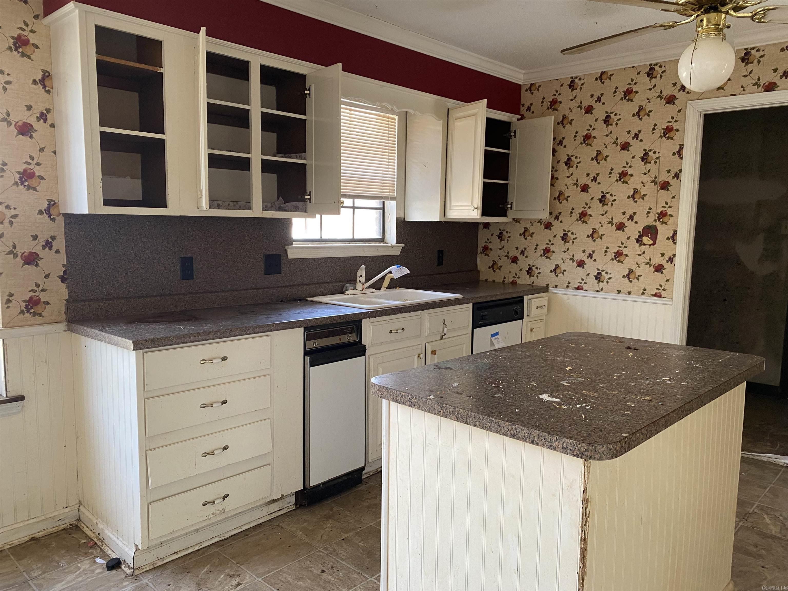EAST MEADOW - Residential