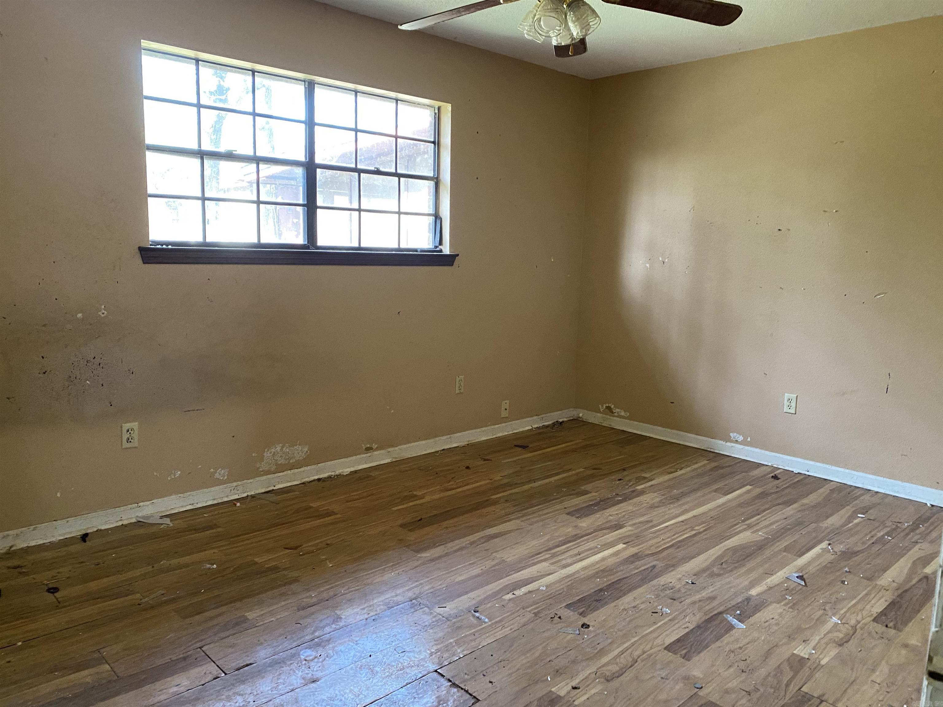 EAST MEADOW - Residential