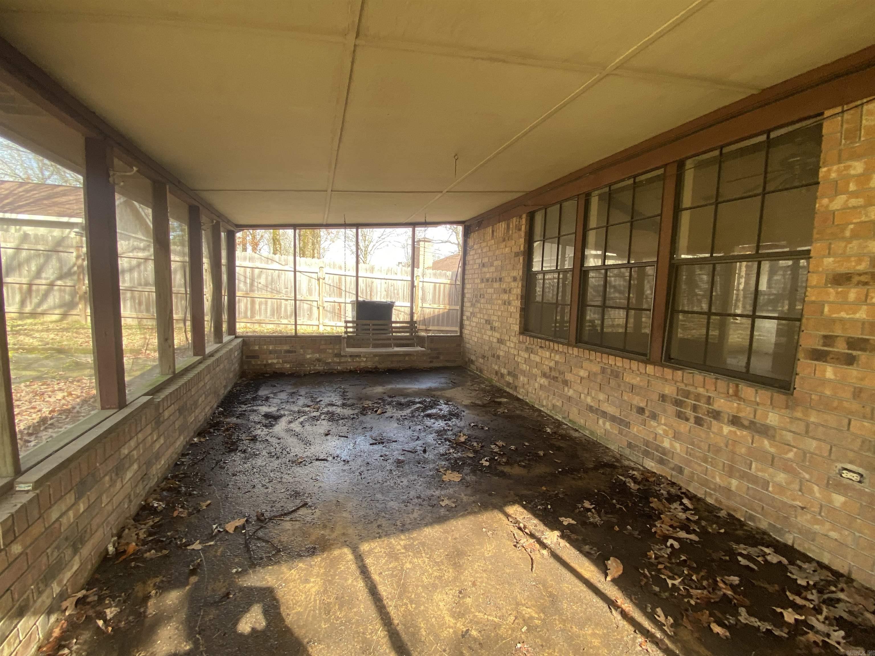 EAST MEADOW - Residential