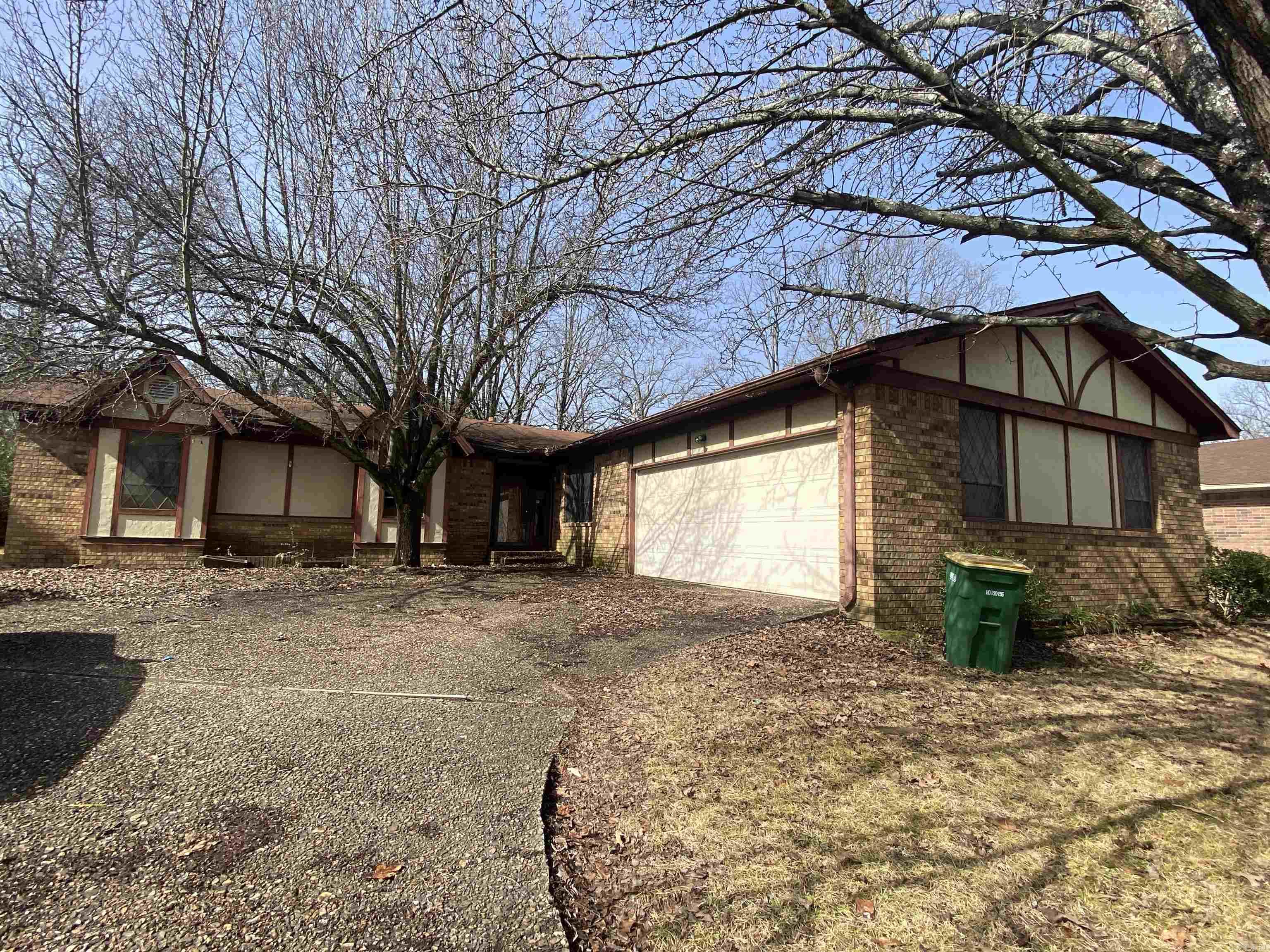 EAST MEADOW - Residential