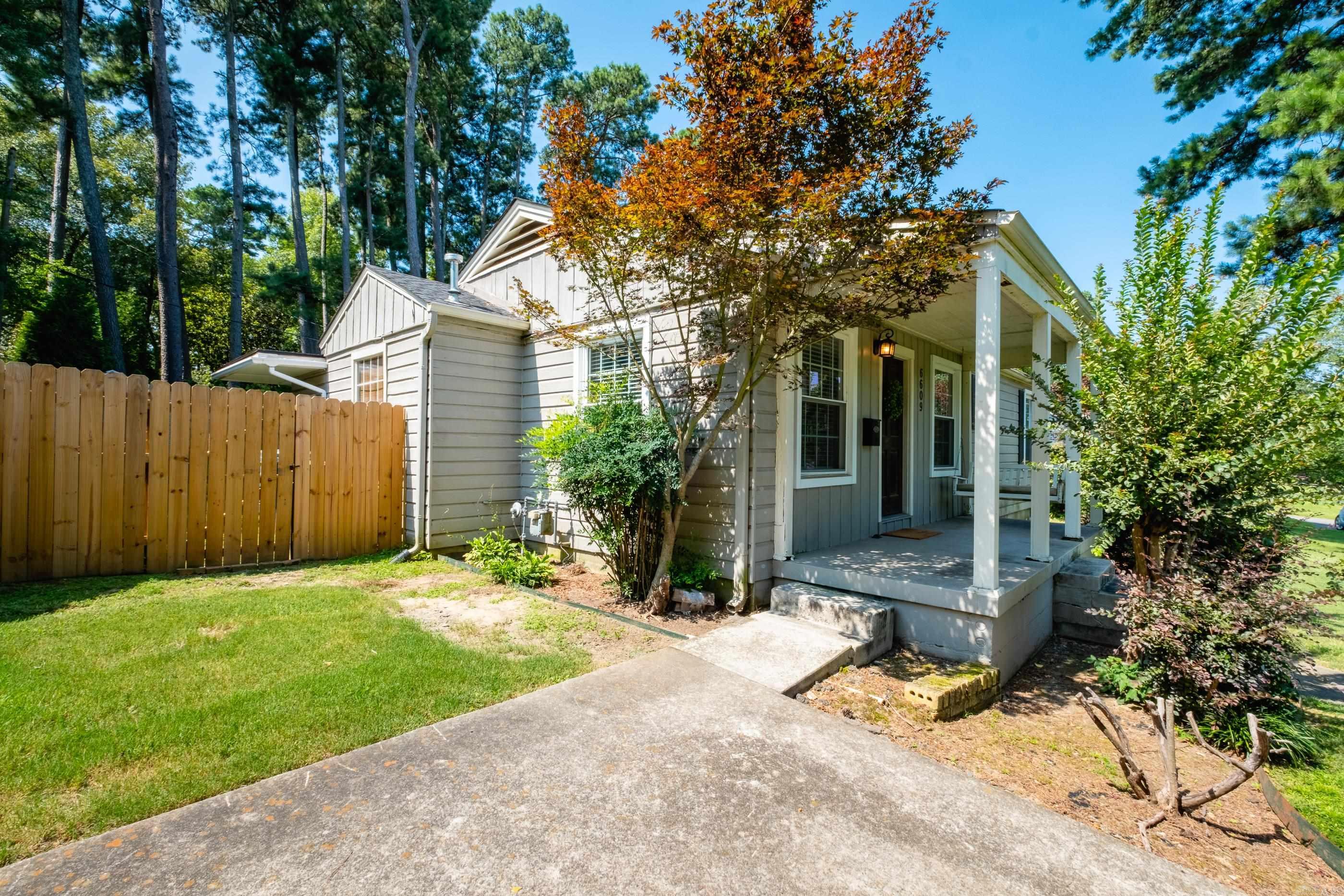 KAVANAUGH PLACE - Residential
