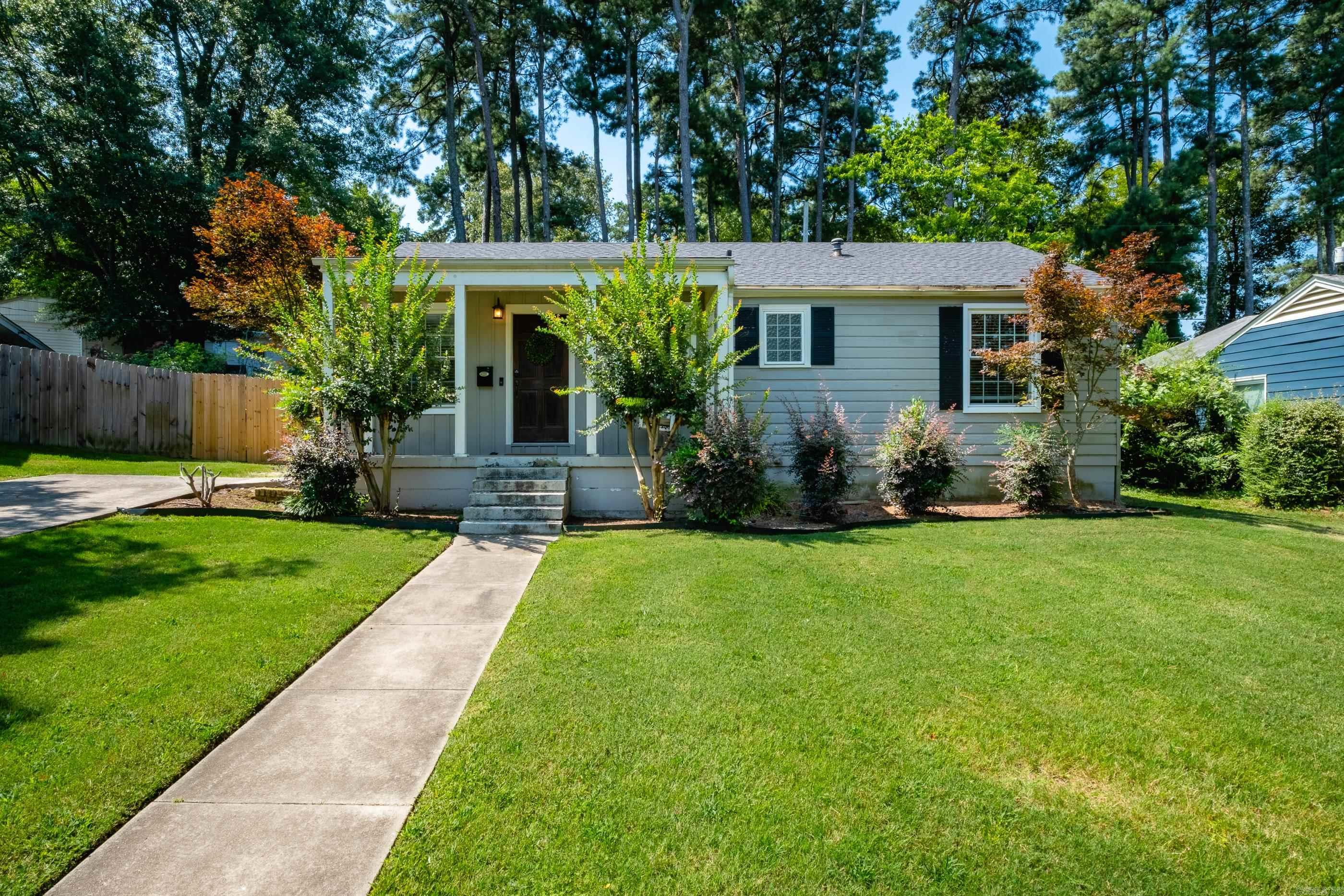 KAVANAUGH PLACE - Residential