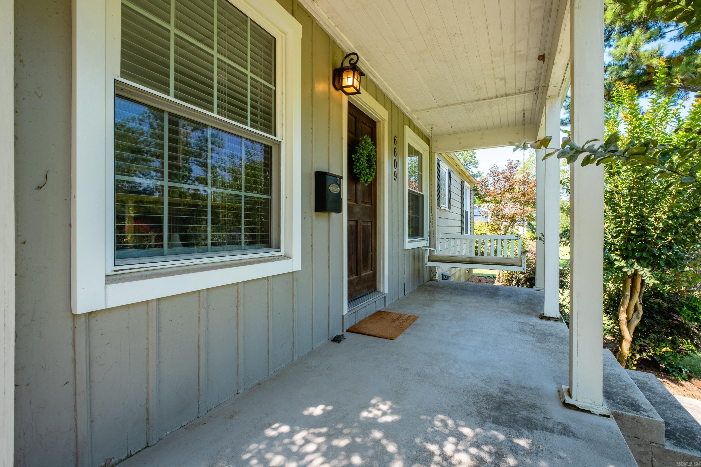 KAVANAUGH PLACE - Residential