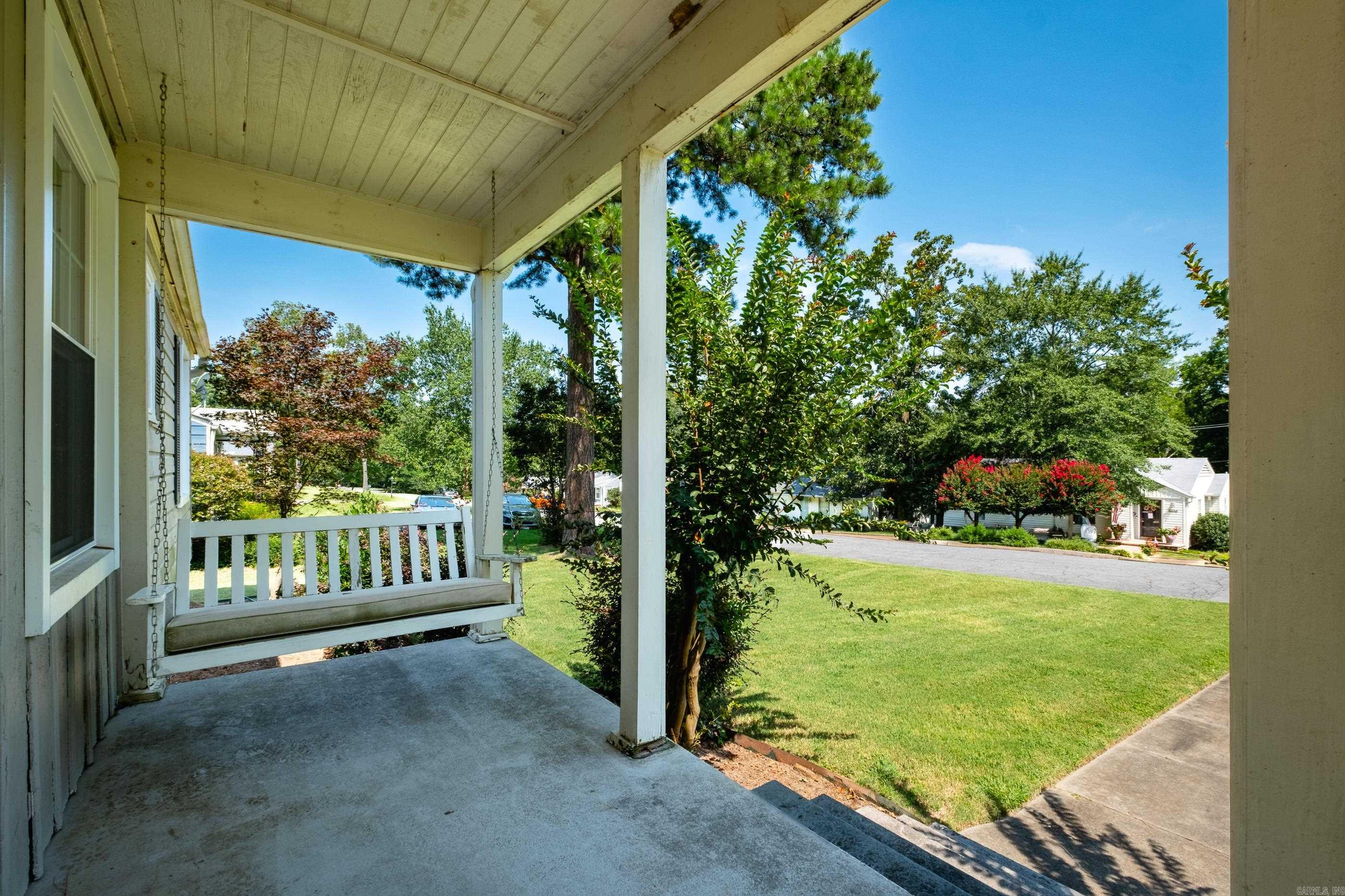 KAVANAUGH PLACE - Residential