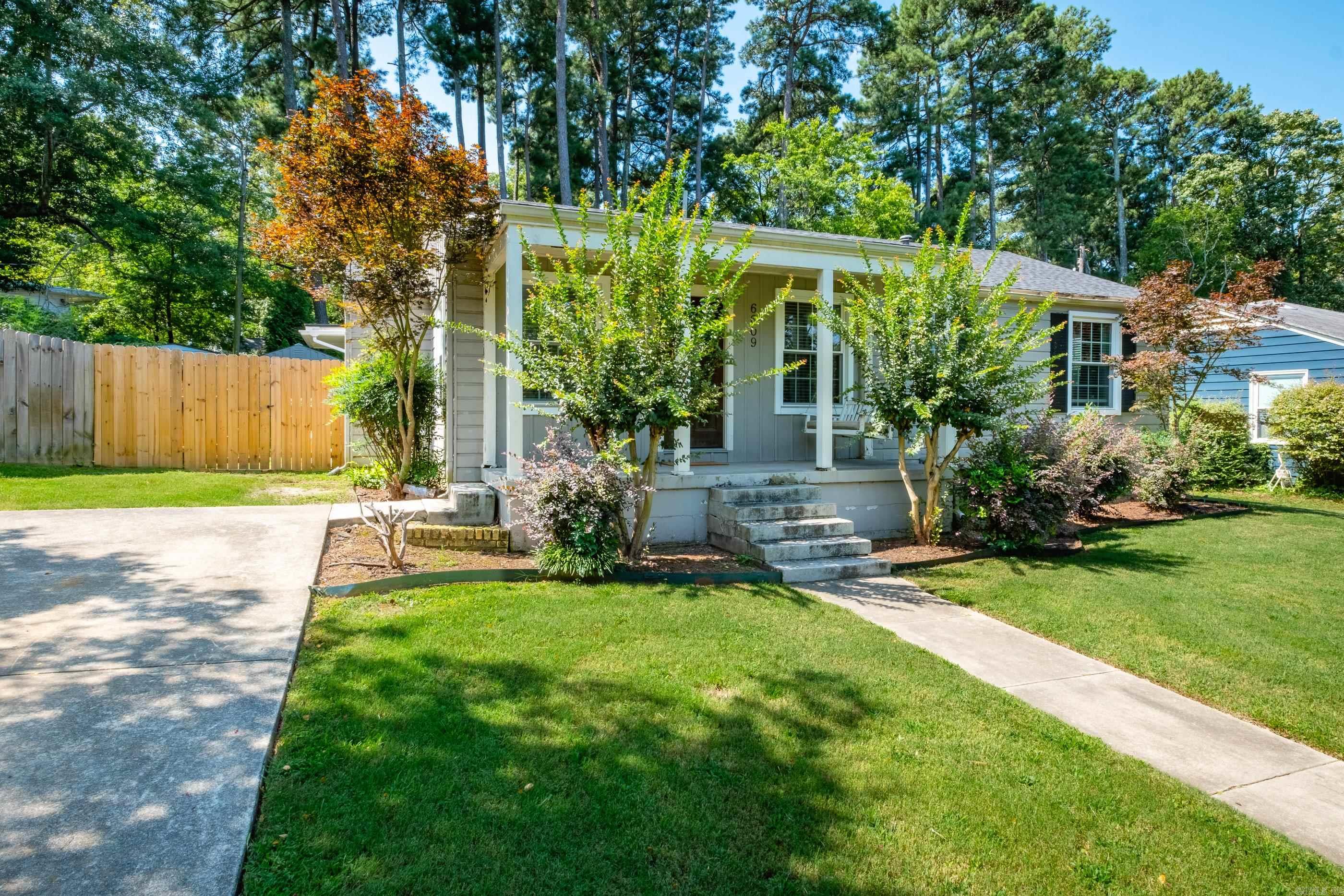 KAVANAUGH PLACE - Residential