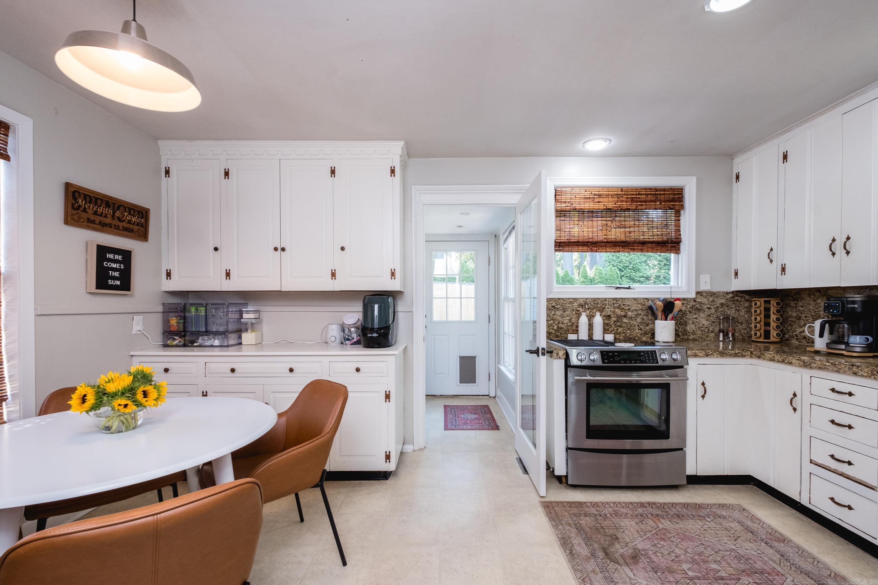 KAVANAUGH PLACE - Residential
