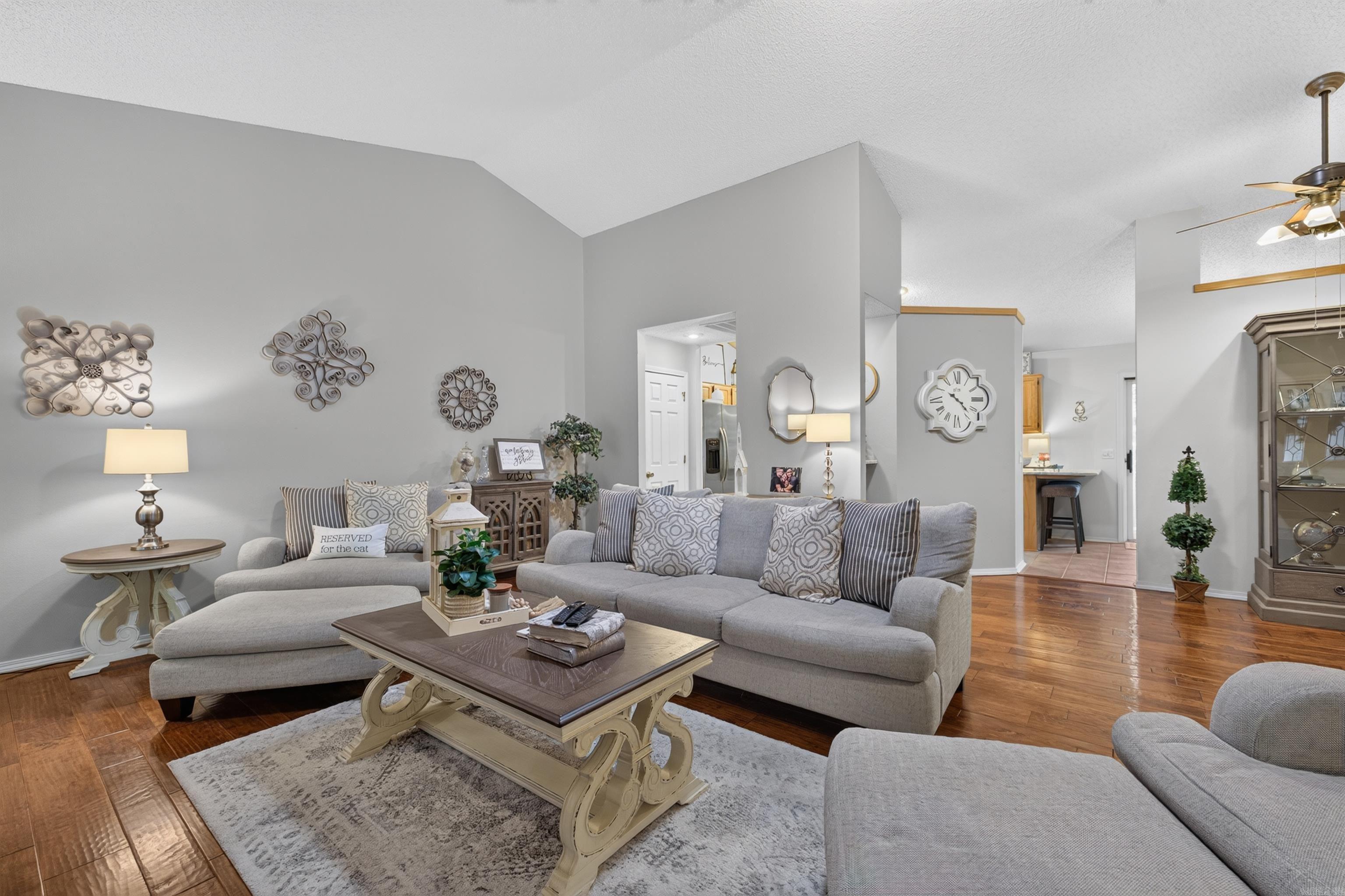 VILLA ALEGRE COURTS - Residential