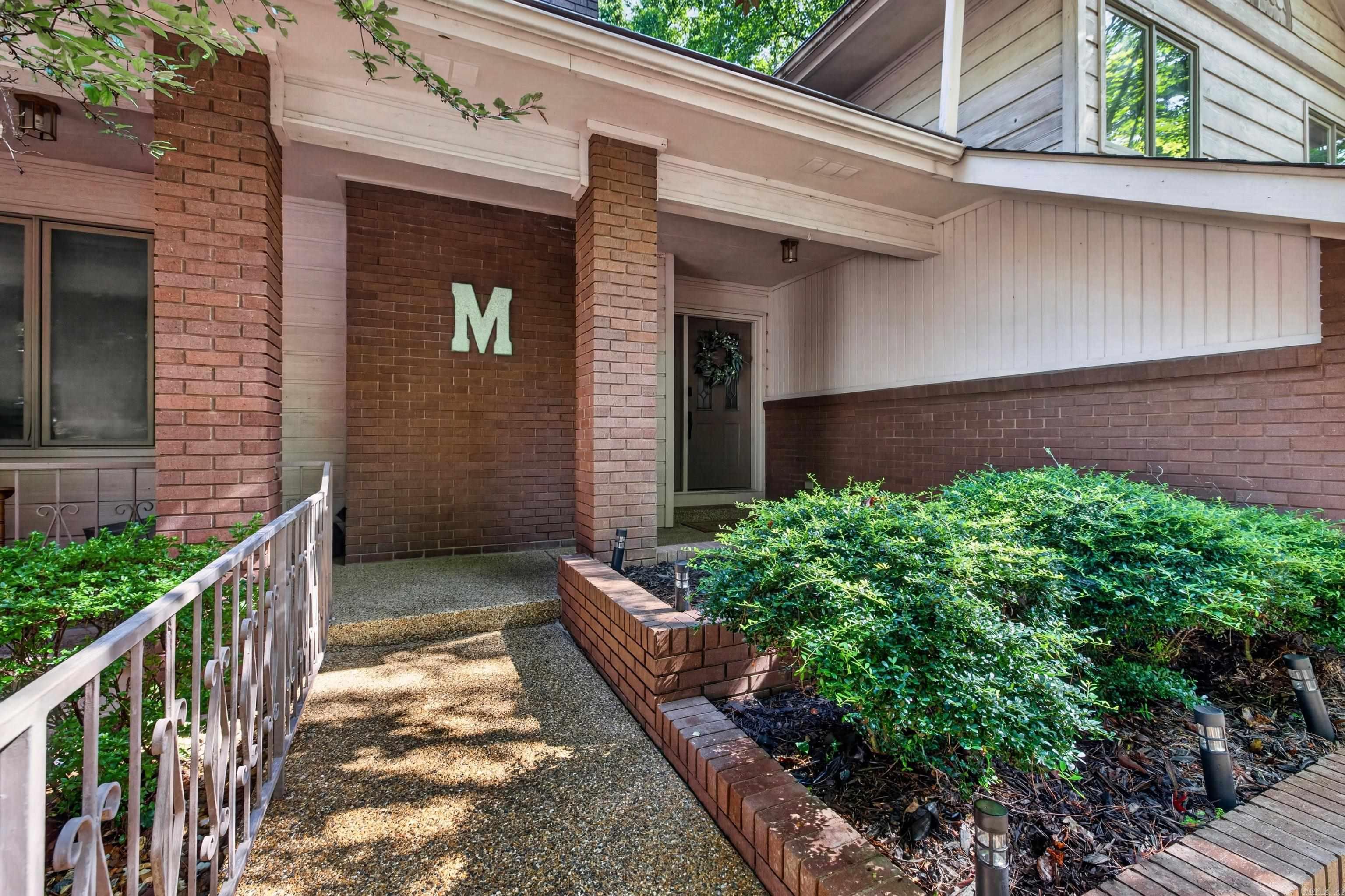 VILLA ALEGRE COURTS - Residential