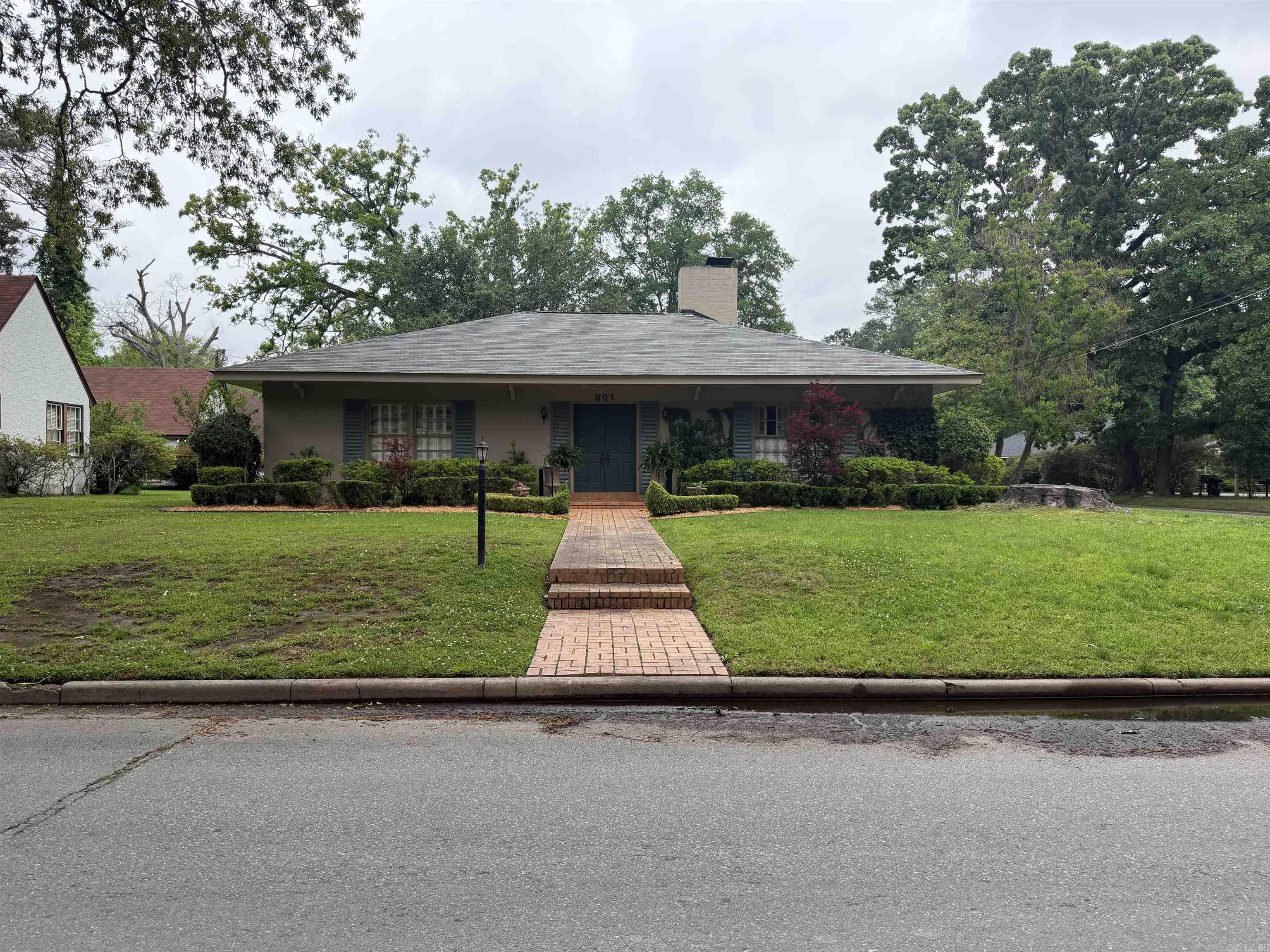 This beautifully maintained three bedroom, two bath home sits on a nicely landscaped corner lot in a highly convenient location near Jefferson Regional Medical Center, as well as a variety of shopping and dining options. From the moment you arrive, you’ll notice the pride of ownership throughout this magnificently kept property. Inside, the home offers a comfortable and functional layout featuring a welcoming living room, a separate den perfect for relaxing or entertaining, and a dedicated dining room ideal for gatherings. The spacious bedrooms provide plenty of room to unwind, each complemented by large closets for ample storage. With its combination of charm, space, and an unbeatable location, this home is a wonderful opportunity for anyone looking for both comfort and convenience.