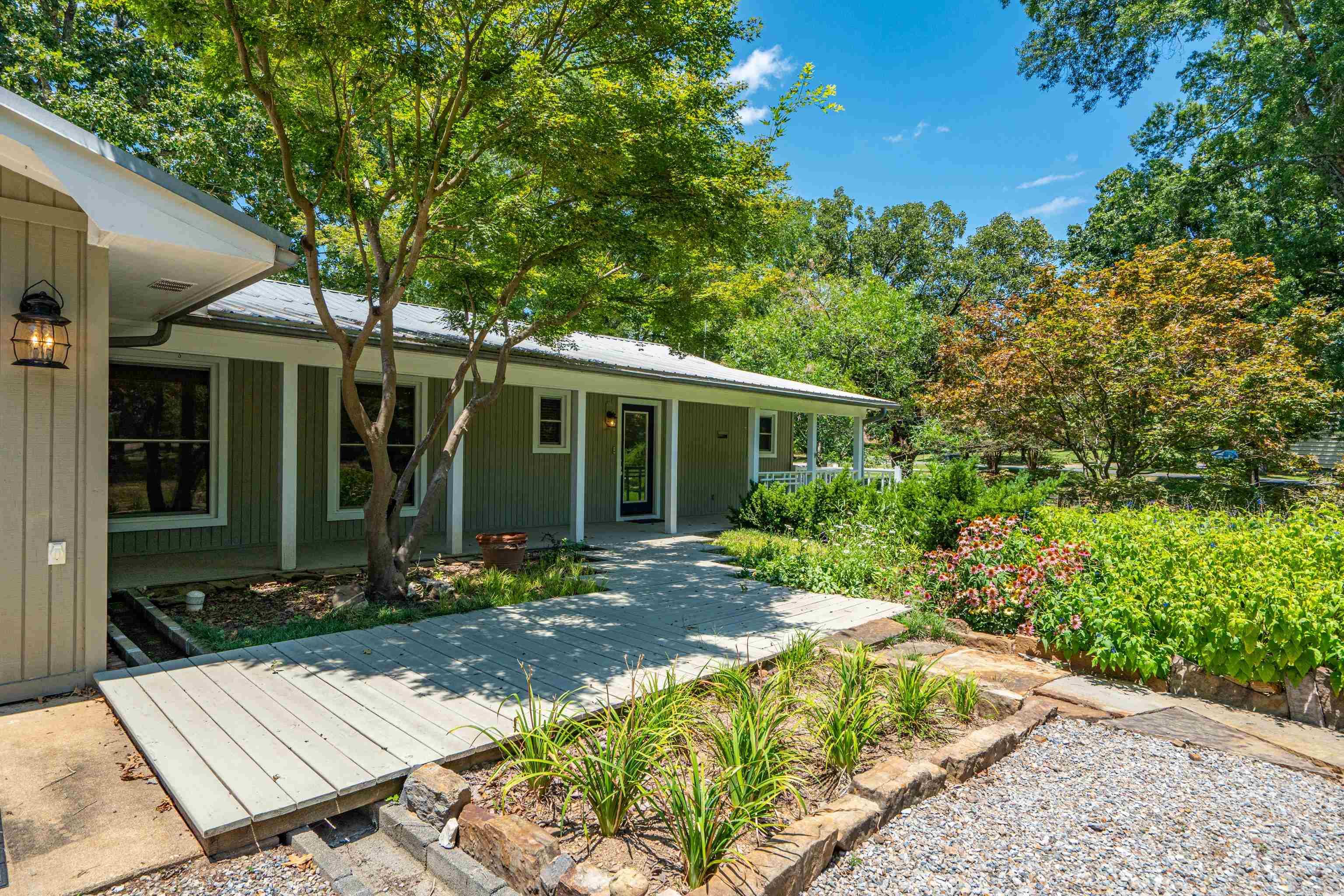 CLEVELAND SHORES - Residential