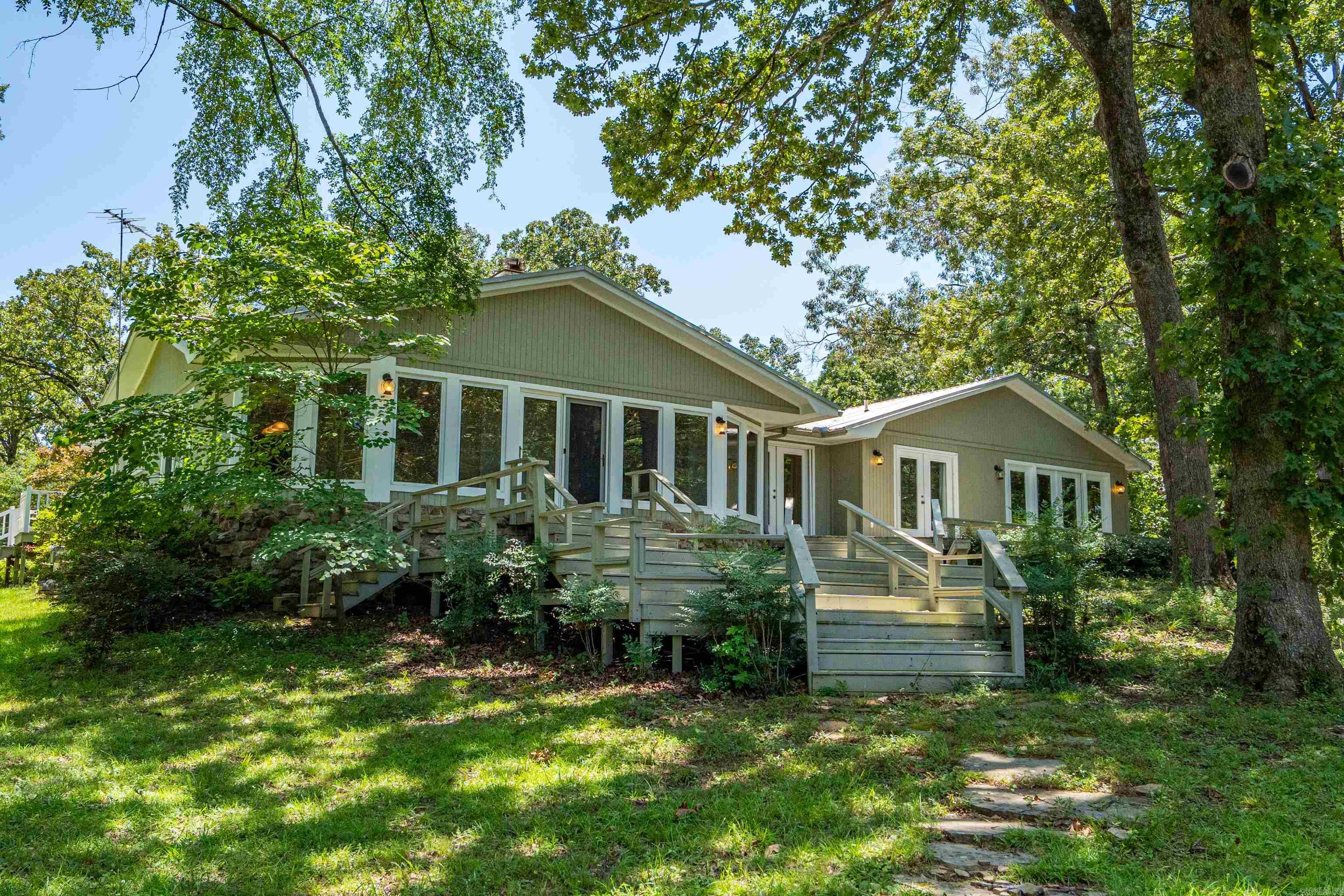 CLEVELAND SHORES - Residential