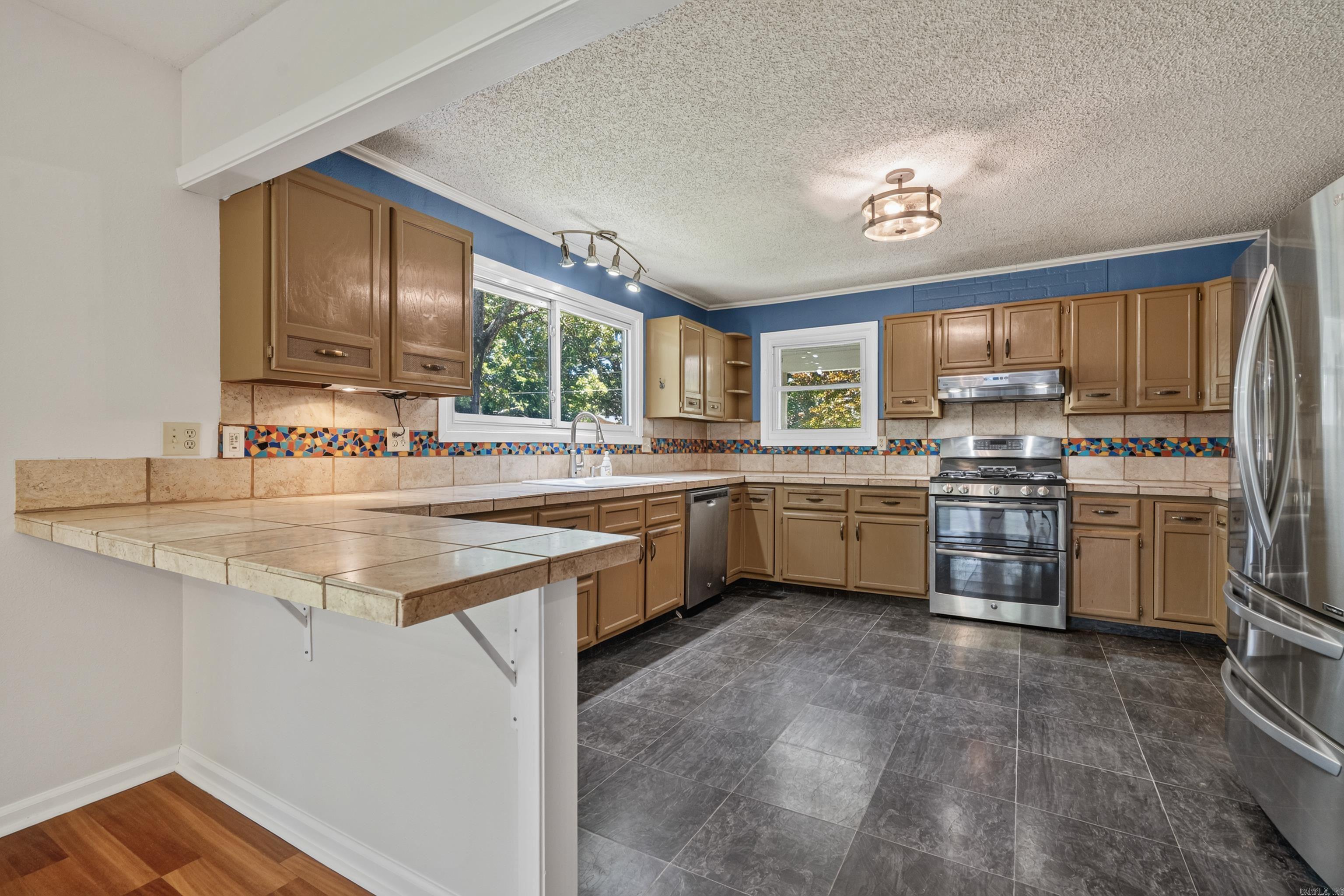 CLEVELAND SHORES - Residential