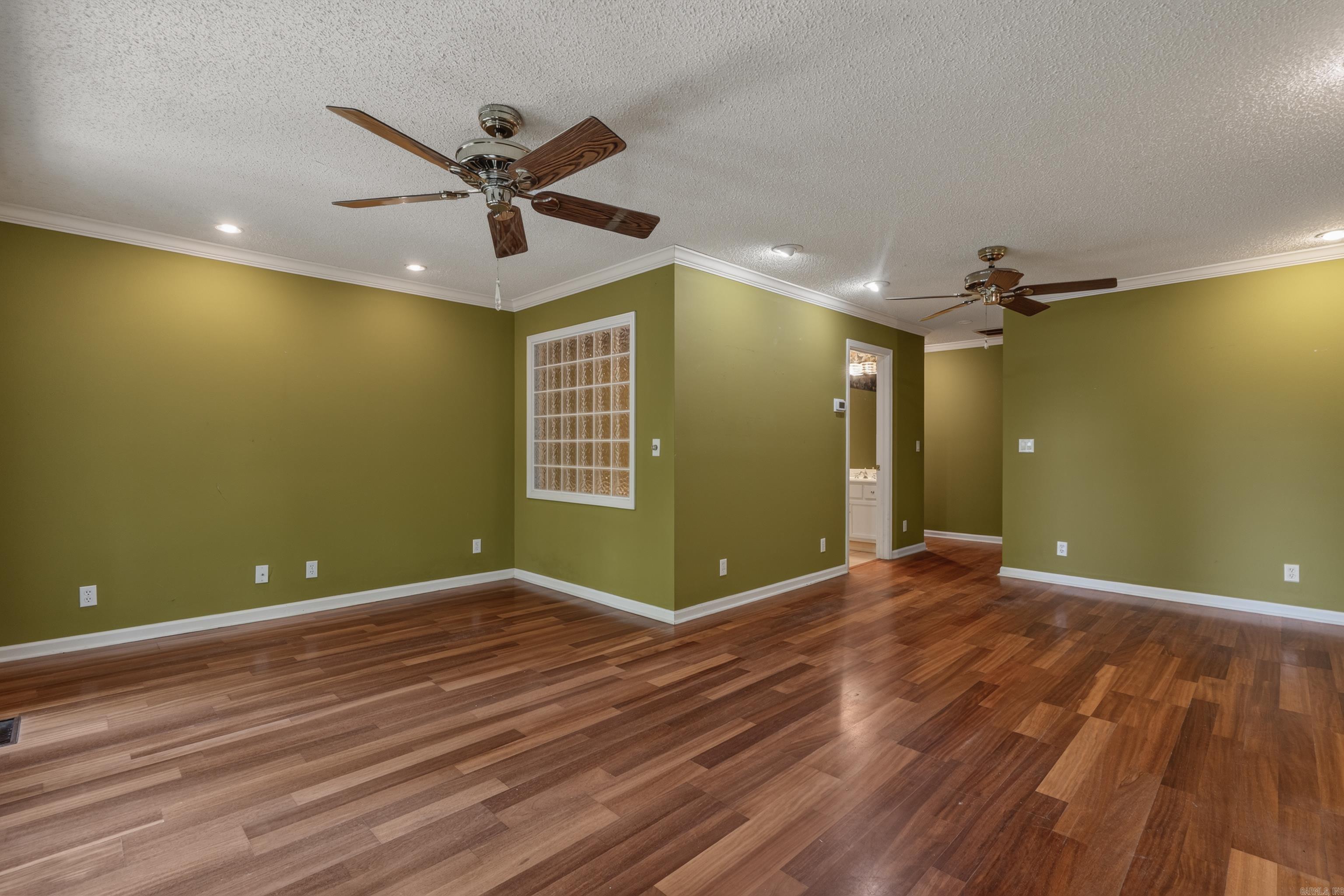 CLEVELAND SHORES - Residential