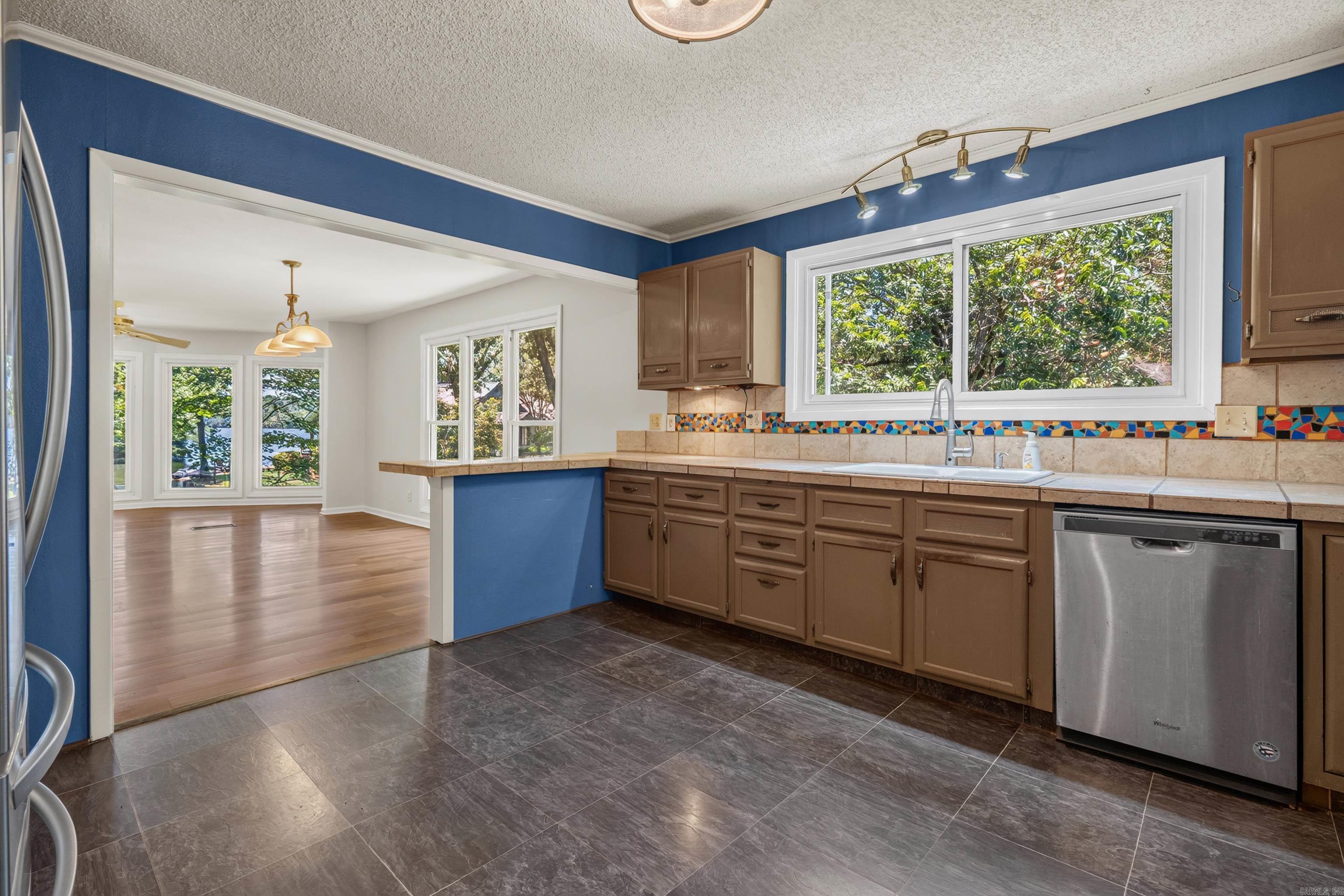 CLEVELAND SHORES - Residential