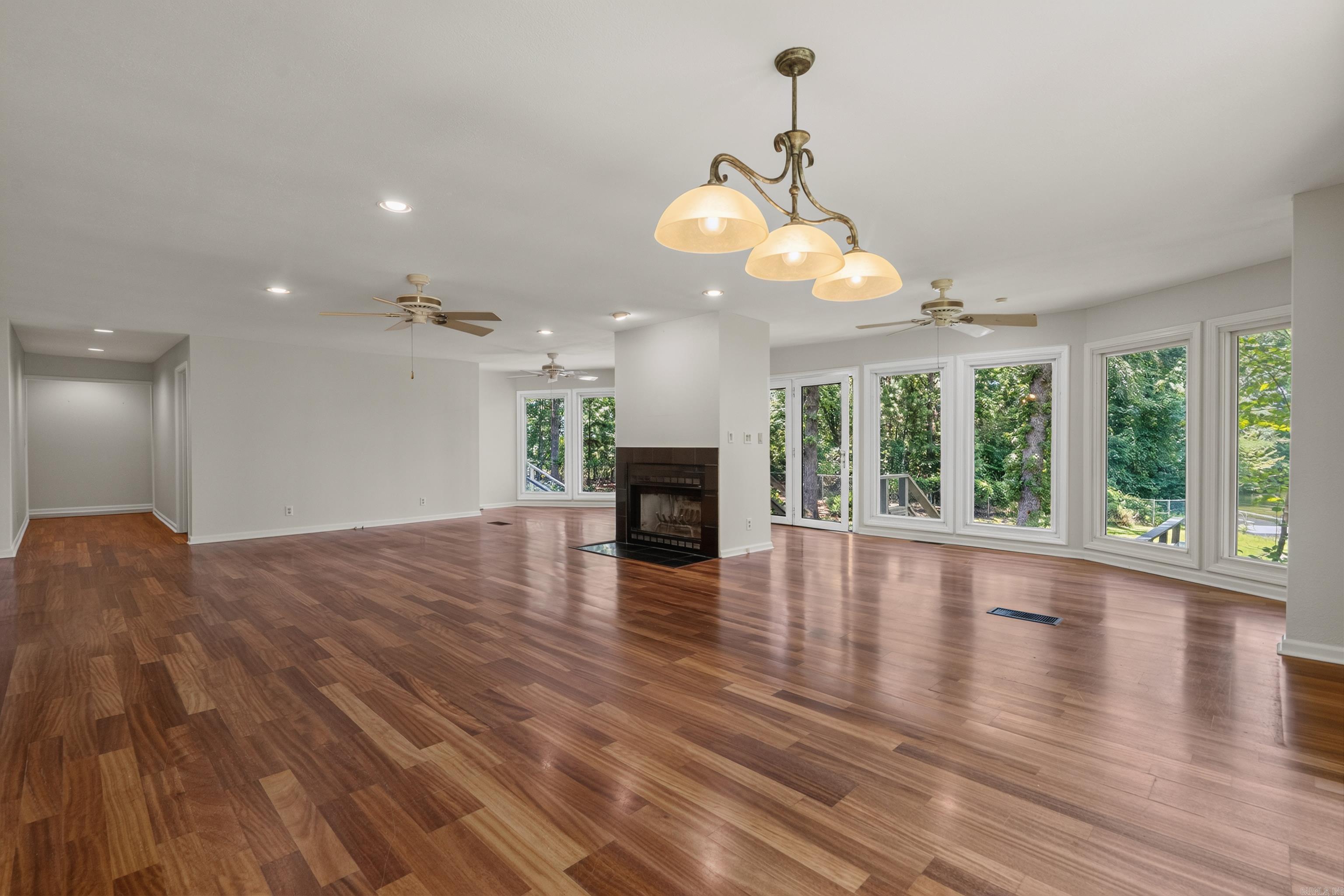 CLEVELAND SHORES - Residential