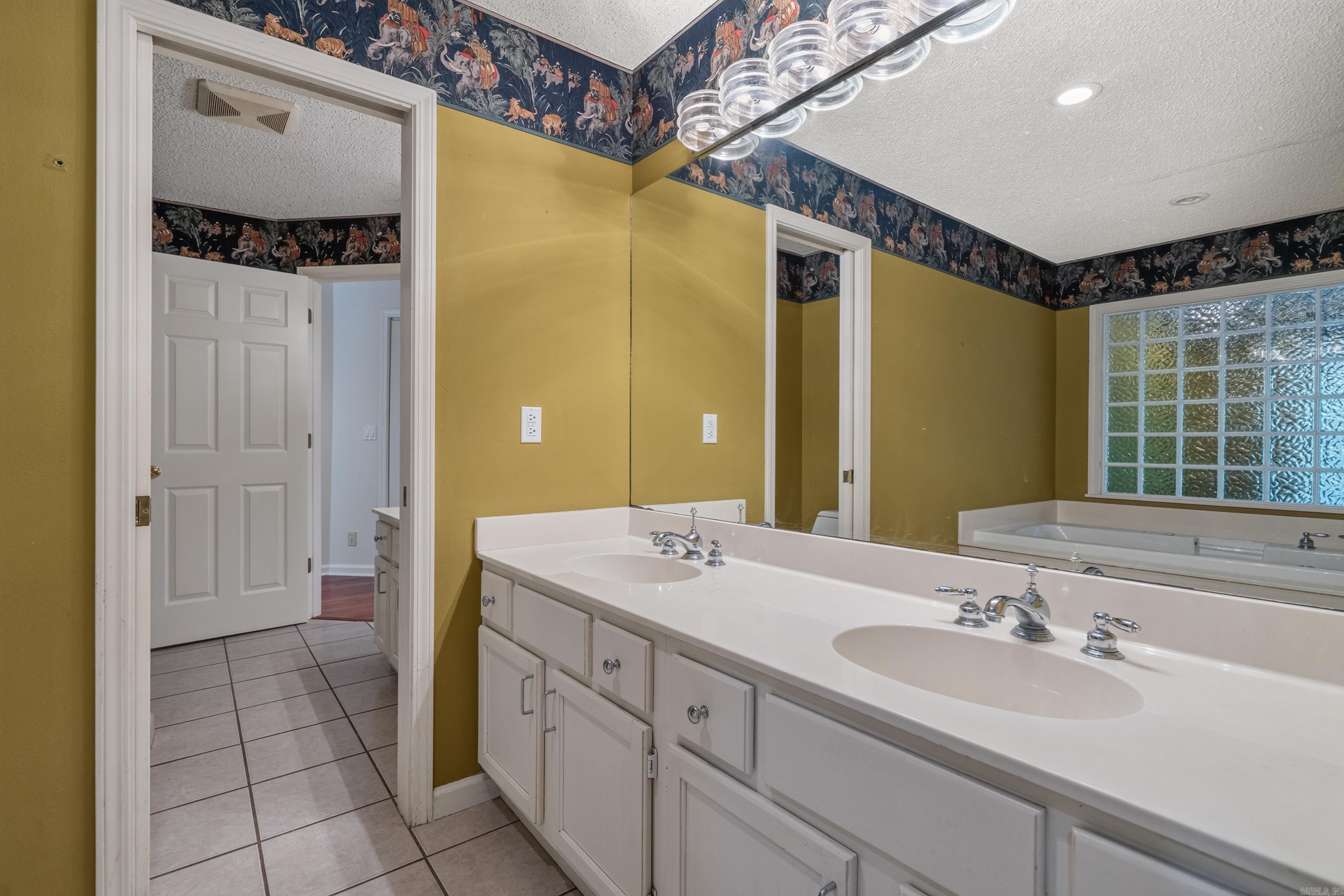 CLEVELAND SHORES - Residential