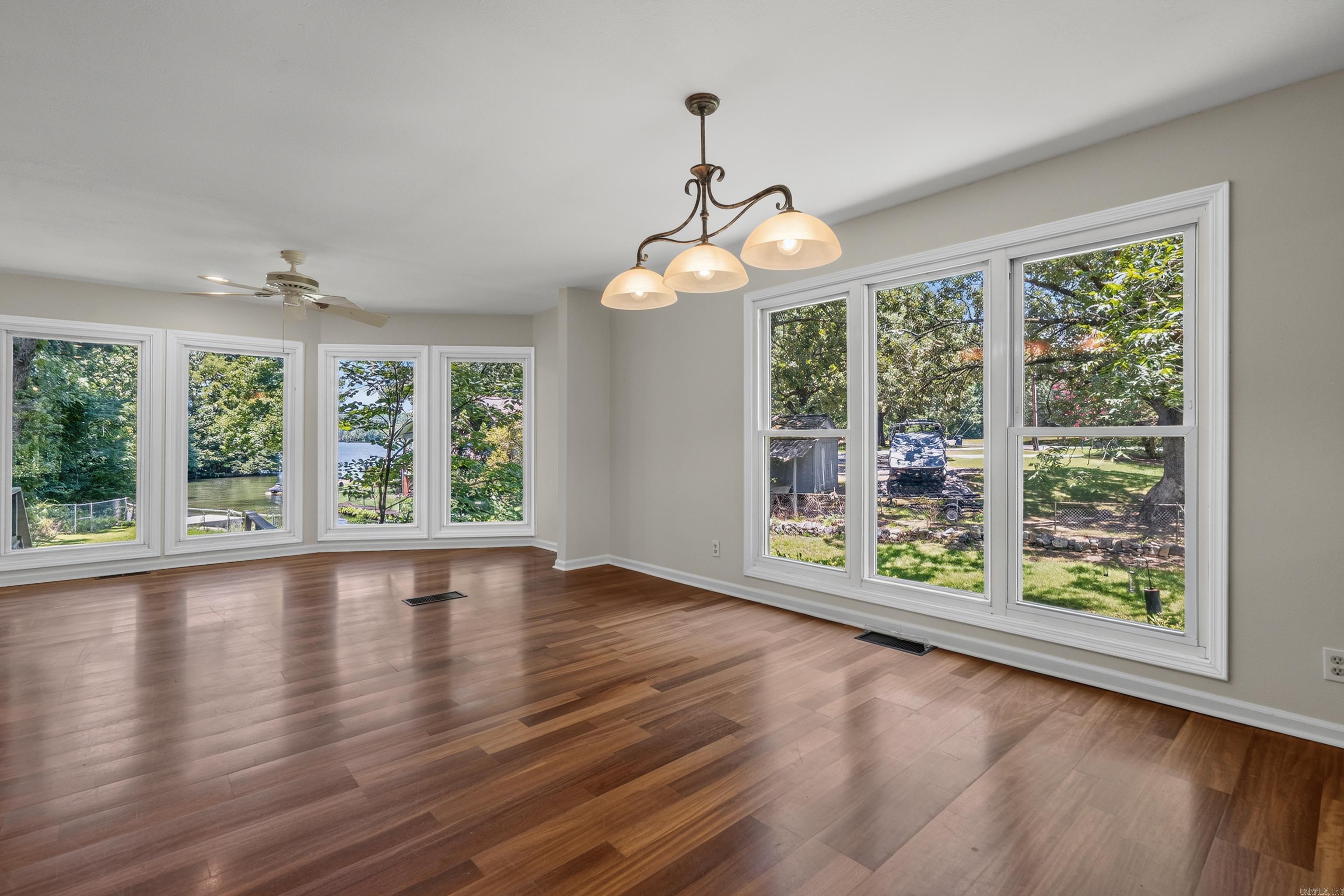 CLEVELAND SHORES - Residential