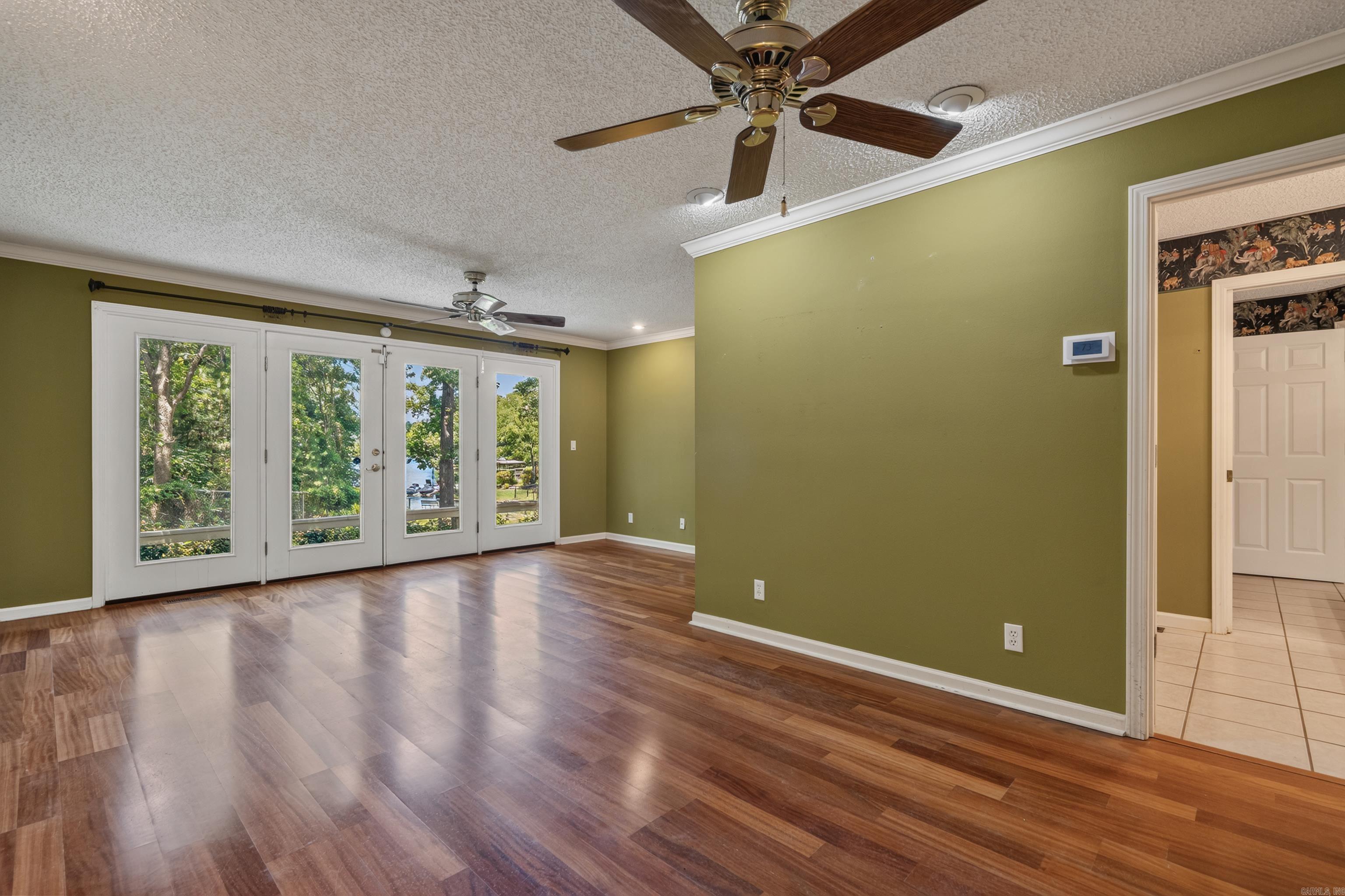 CLEVELAND SHORES - Residential