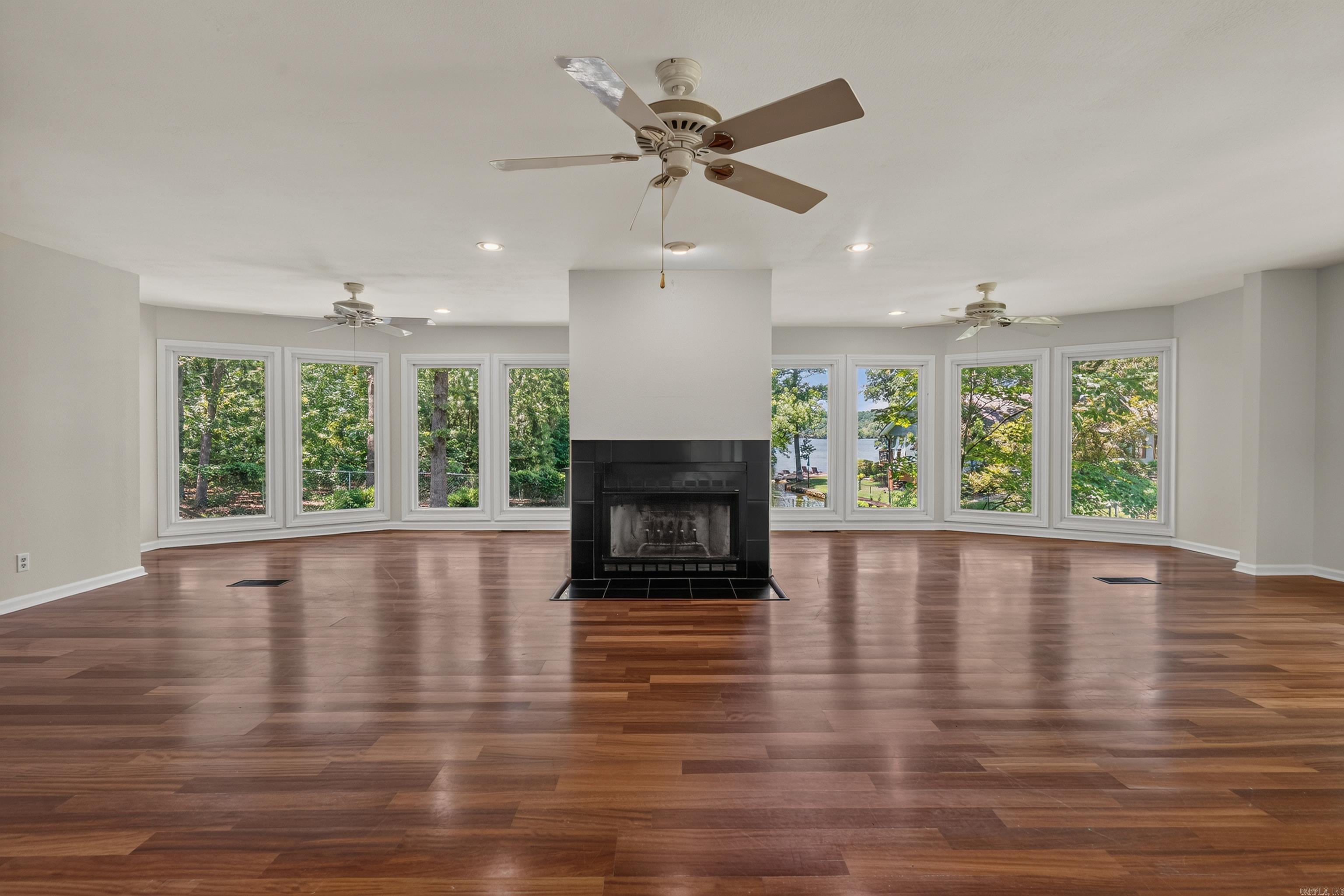 CLEVELAND SHORES - Residential