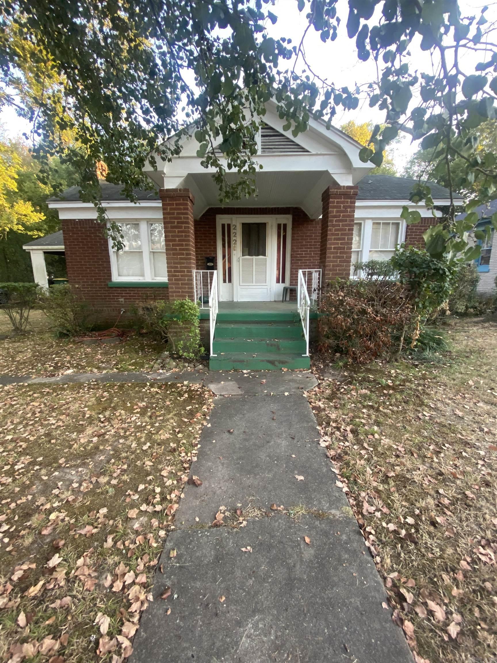 PARK HILL home for sale with ADDITIONAL 2 bedroom APARTMENT/Mother in law detached space! 2 HOMES on LARGE LOT! Great investment opportunity  in the desired PARK HILL Neighborhood!   BEING SOLD AS IS.    AGENTS SEE REMARKS for SHOWING