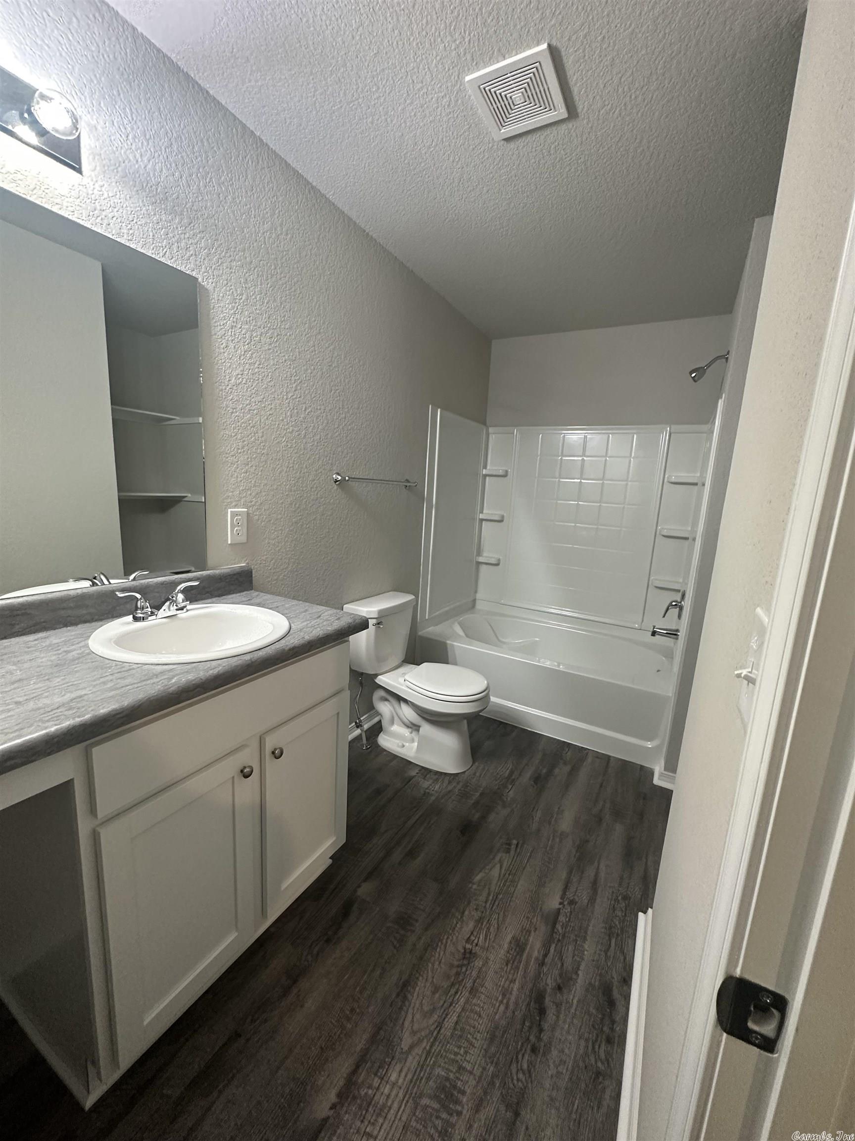 OAKLAND GROVE ESTATES - Residential