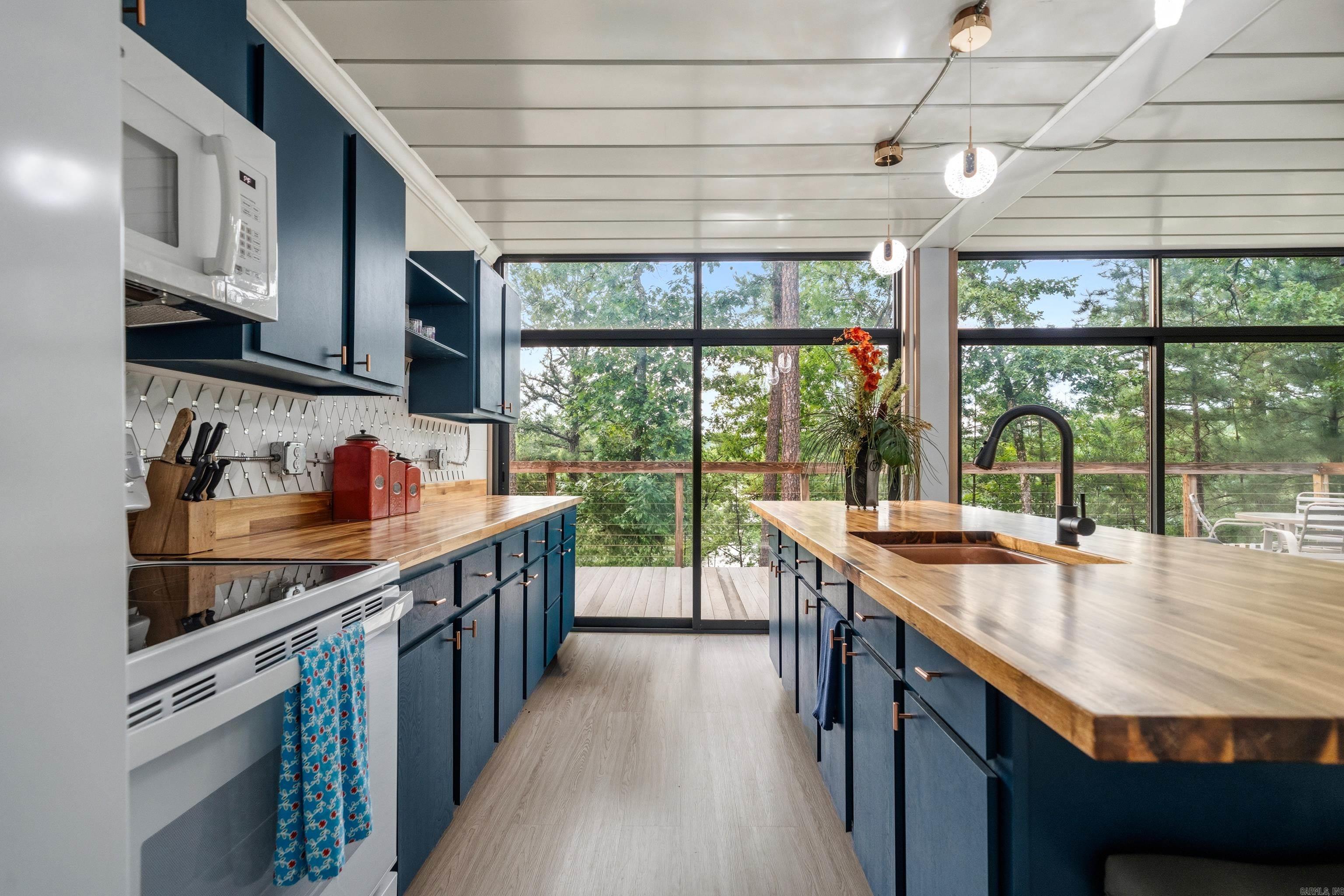 RIDGE AT LIGHT HOUSE COVE - Residential