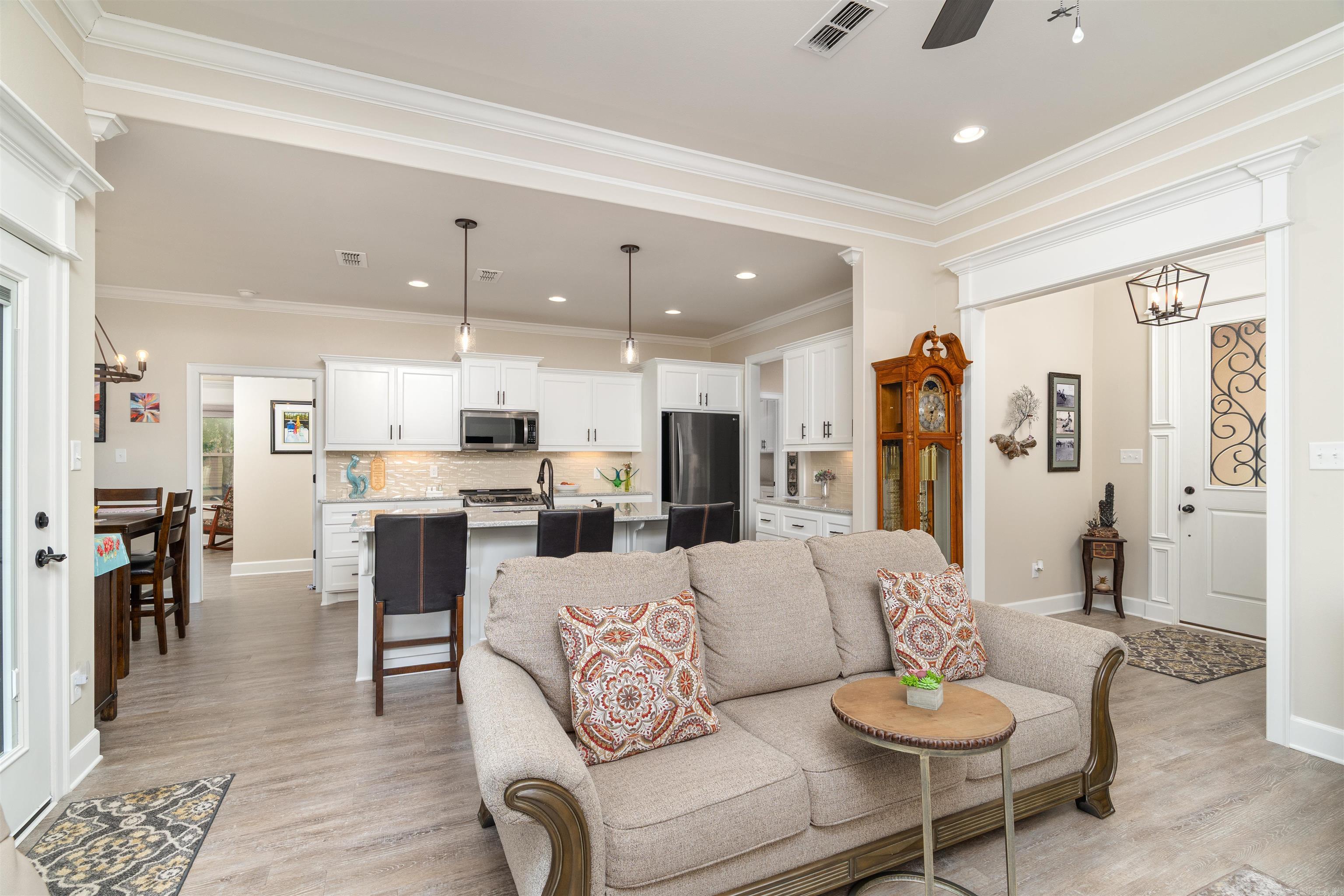 ALTA VISTA - Residential