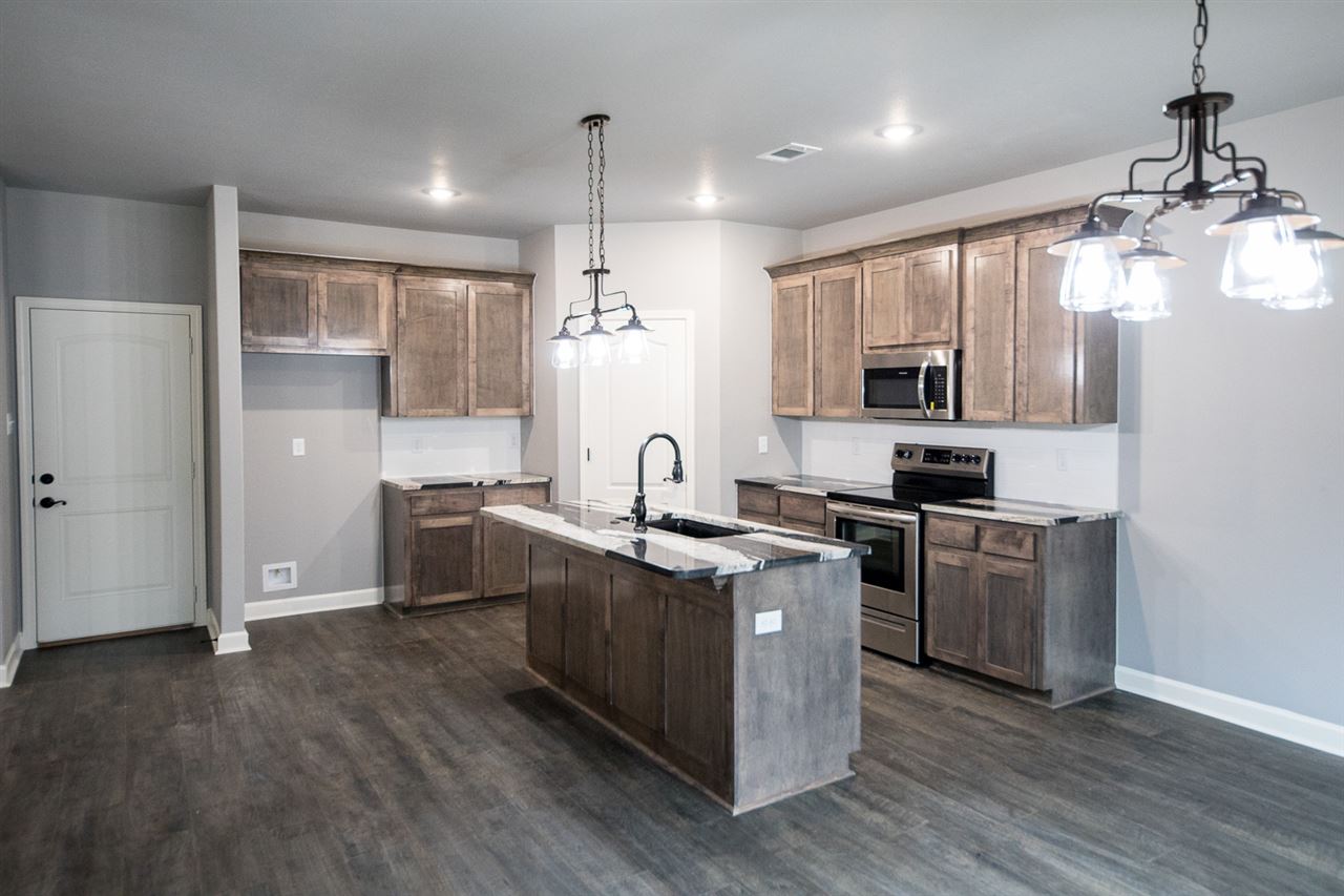 MAGNOLIA VILLAGE - Residential