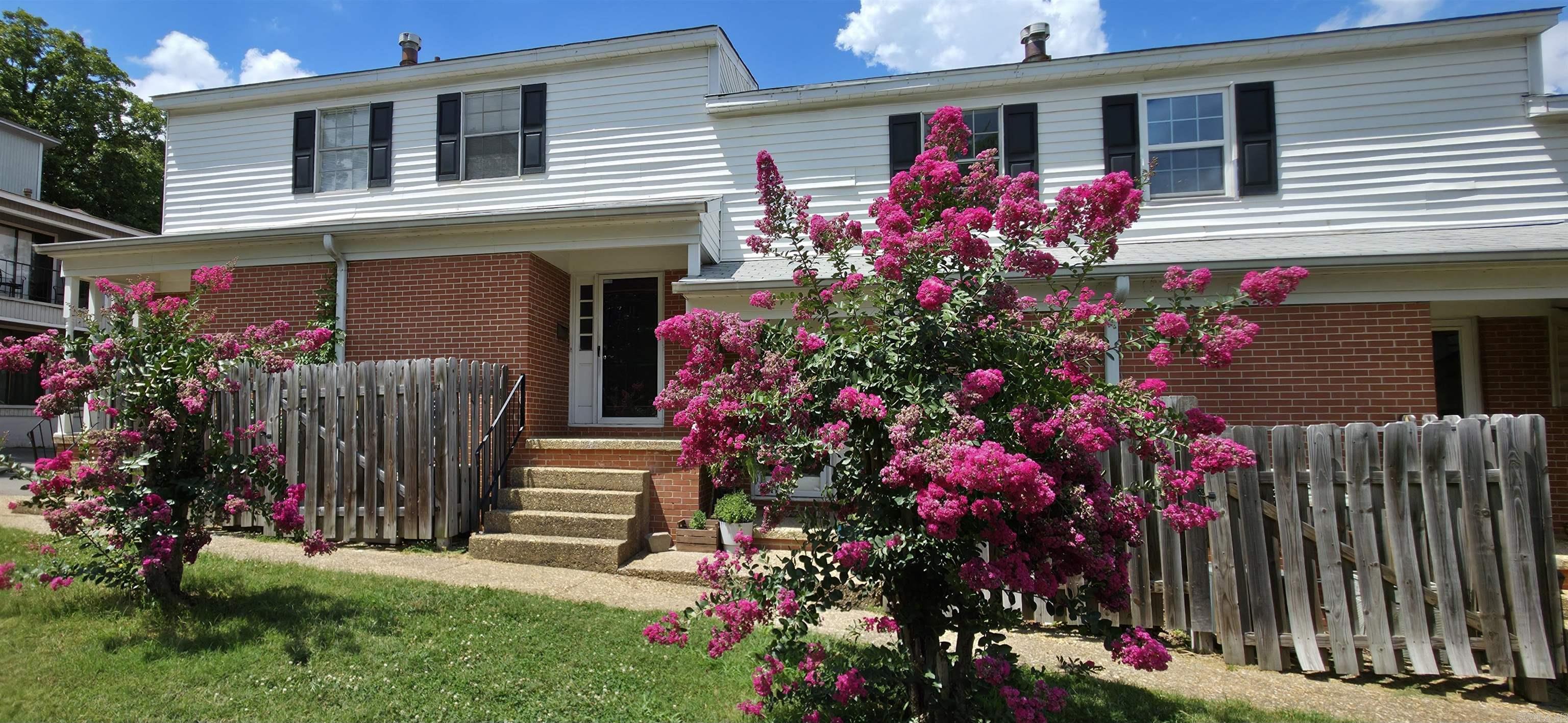 *No Application Fee* Cute condo located in the Hillcrest/Midtown neighborhood. Close proximity to UAMS, Children's Hospital, and CHI St. Vincent. This two level condo features a 1/2 bath, laundry-washer/dryer included, kitchen, living/dining combo and a balcony with extra storage downstairs. Upstairs you will find a full bath with tub, two large bedrooms-one with a walk in closet, and the other with 2 single closets. Includes 1 assigned parking space and on street parking. Contact Tillman at 501-349-5777.  This is an entry only listing and JH Realty does not take calls or schedule showings.  Owner is responsible for holding deposit and collecting rent.