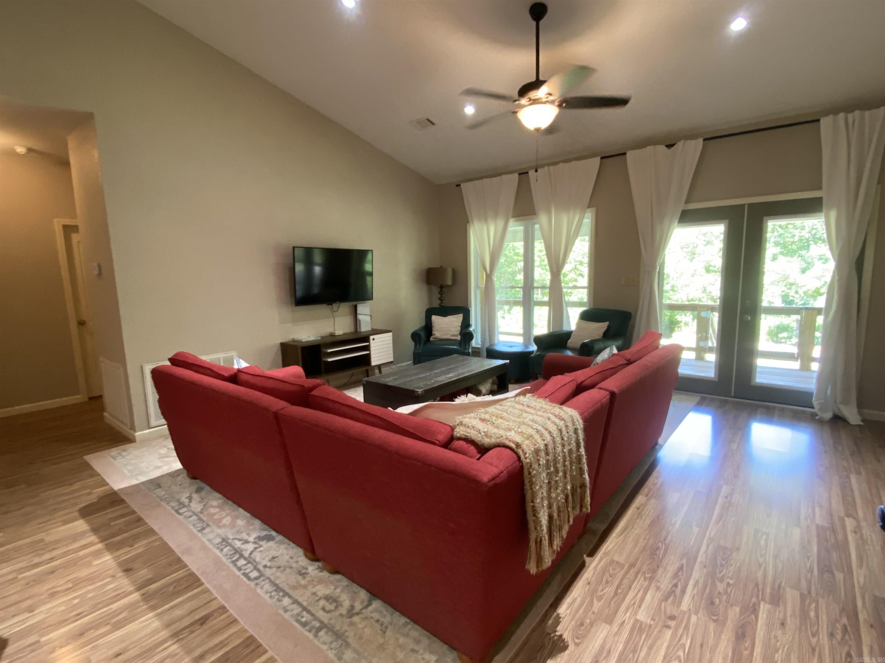 Mount Ida In - Residential