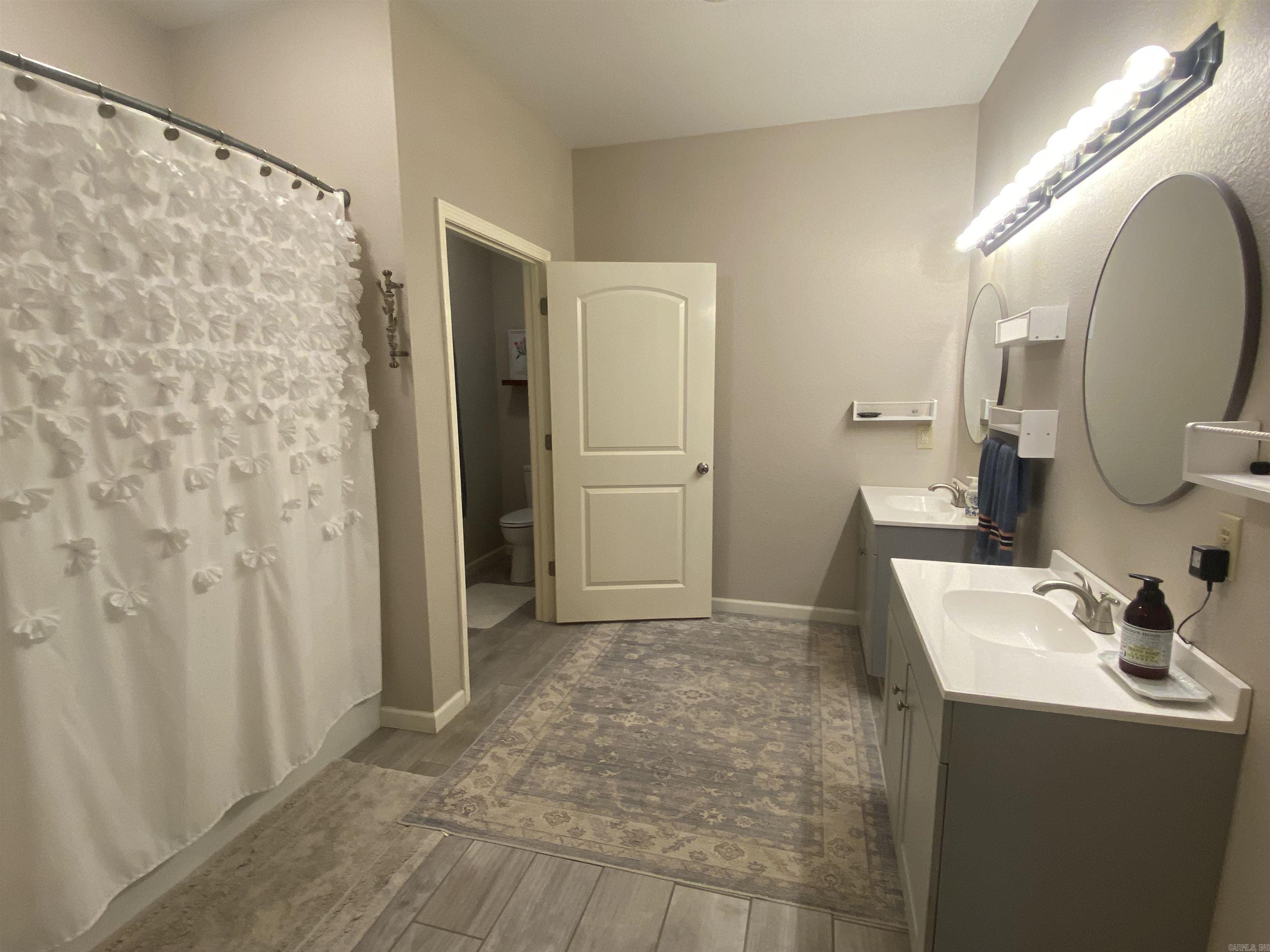 Mount Ida In - Residential