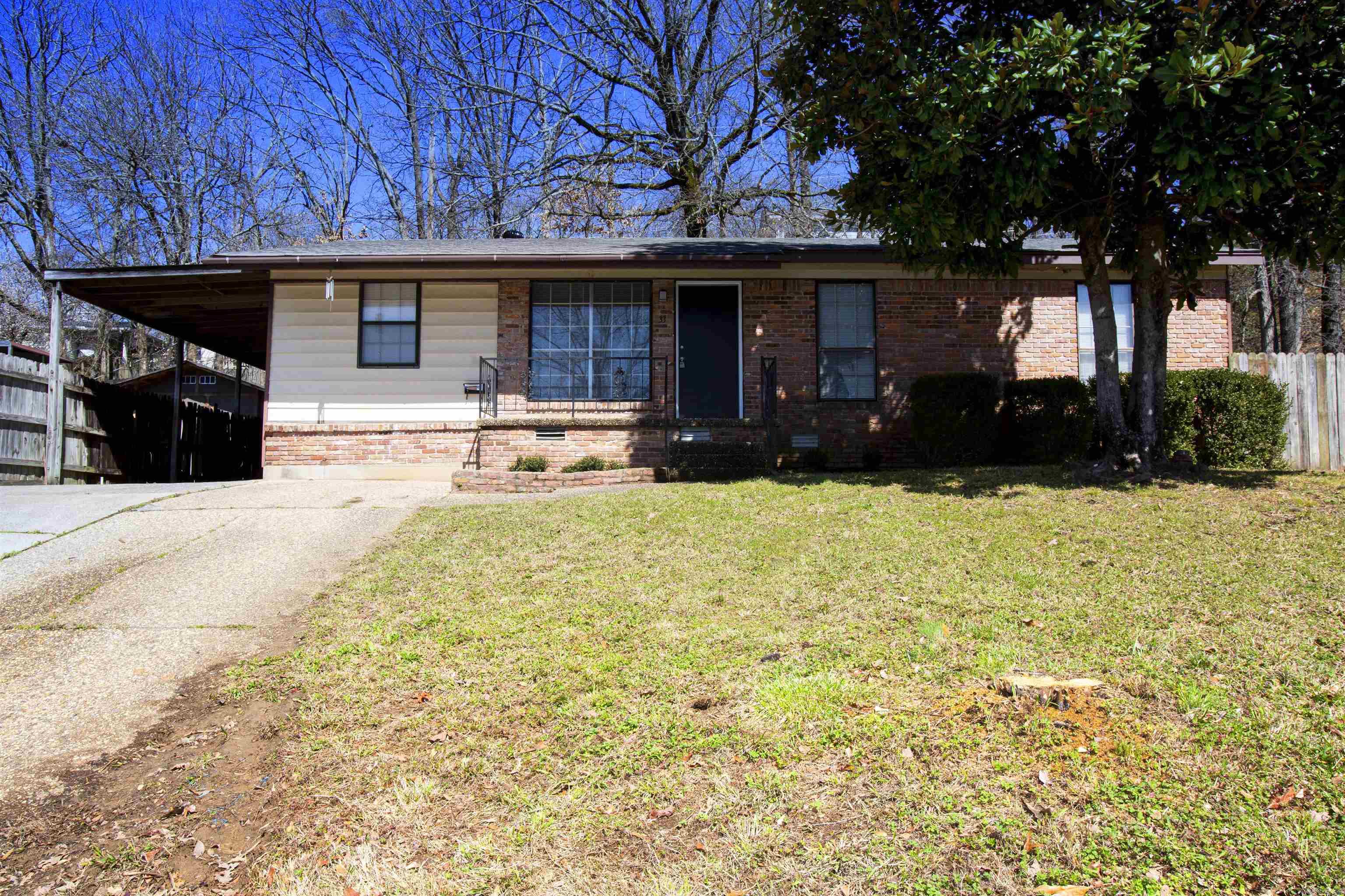 Cute 3BD/1BA home with fourth optional room in North Little Rock in the Tanglewood neighborhood. Beautiful, refinished hardwoods in the living room and bedrooms. Sleek black granite countertops in the kitchen. Great back deck and nice size fully fenced yard with extra storage. This property is managed by Hoffman Team so beware of scammers - we will never ask you to Cashapp us money. The lease for this property is for 18 months to 2 years with a 3% increase after the first year. Income must be 3x the amount of rent. Deposit, first month’s rent, and the $50 administration fee due before move in. This property does not accept section 8. Visit our Hoffman Team website or come to our office to schedule your showing today! We are located at 3009 W Markham Street in Little Rock and our office hours are Monday - Friday, 8:30am-4:30pm.