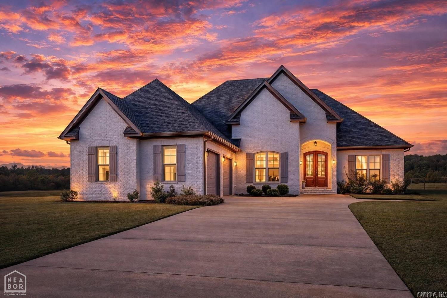 WHISPERING HILLS - Residential