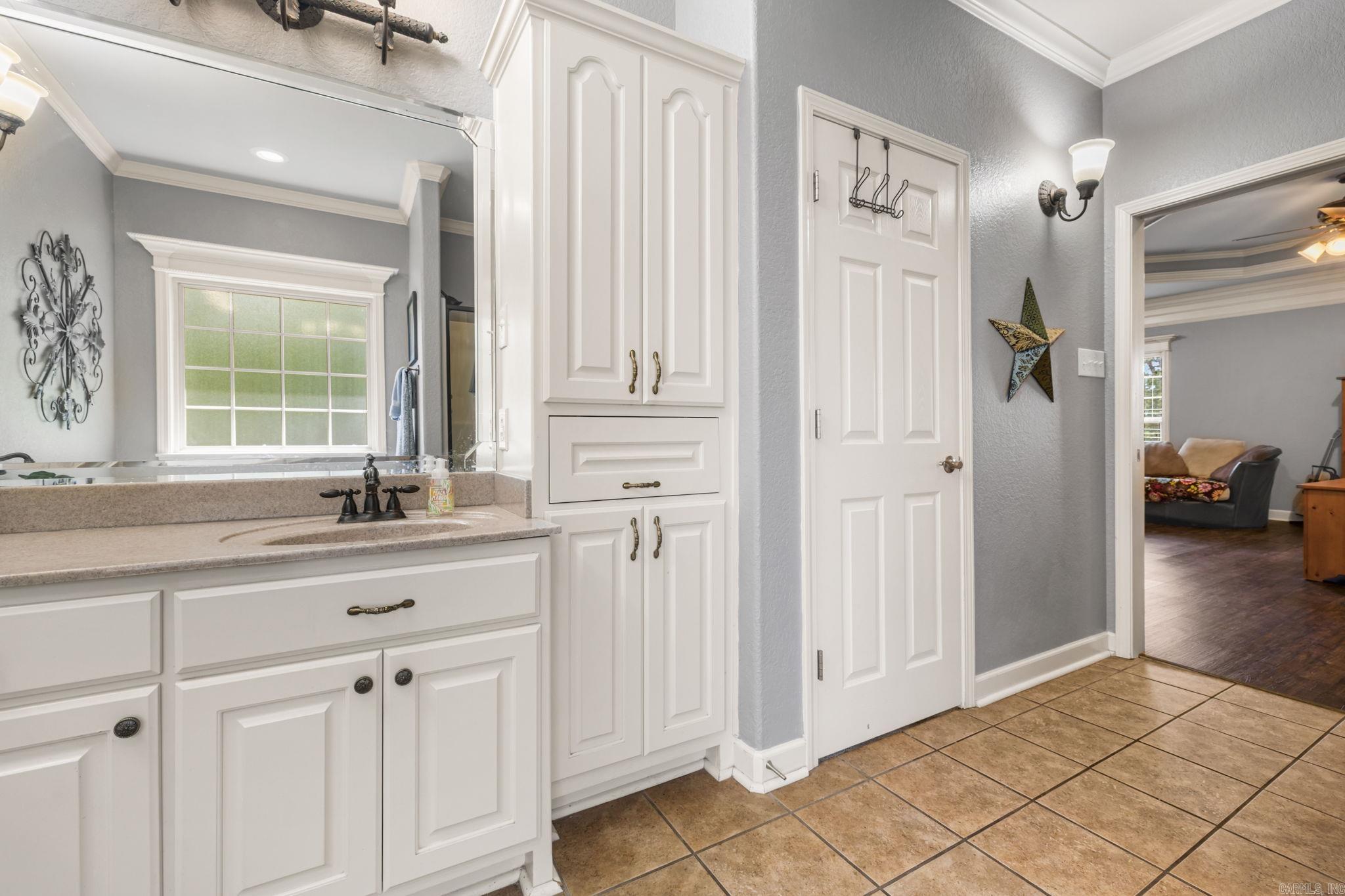 MILLERS CROSSING - Residential