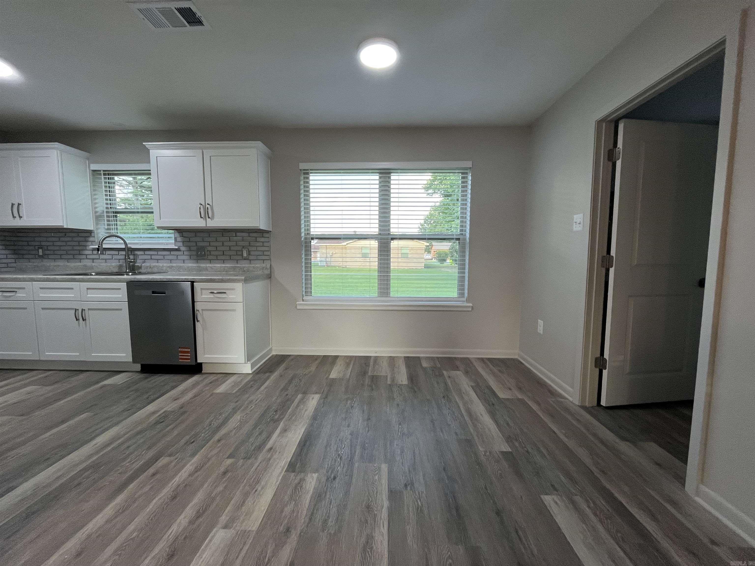 PLEASANT HOMES - Residential