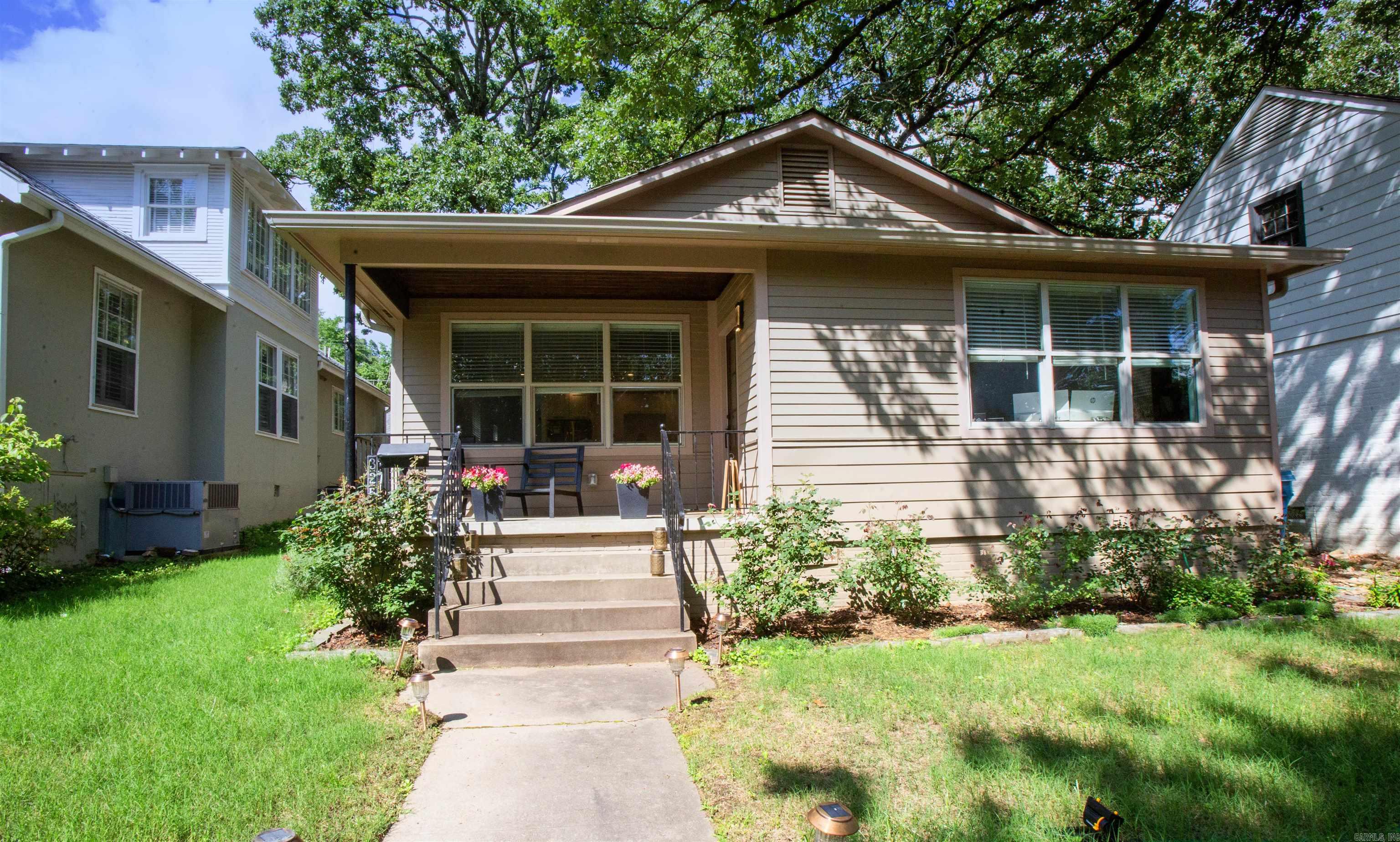 MOVE IN SPECIAL! HALF OFF FIRST MONTH'S RENT!! Charming Hillcrest cottage that is waiting for you to call home. This 3BD/2BA has been updated. Cute covered front porch. Living room opens up to eat-in-kitchen with a breakfast bar. Master bed has a walk-in closet and double sink in master bath. Laundry room has plenty of storage options. All appliances included. Close to shopping, dining, and much more! Call our office today to schedule an appointment. The lease for this property is flexible with a 3% increase after the first year. Income has to be 3x the amount of rent. This property does not accept section 8.